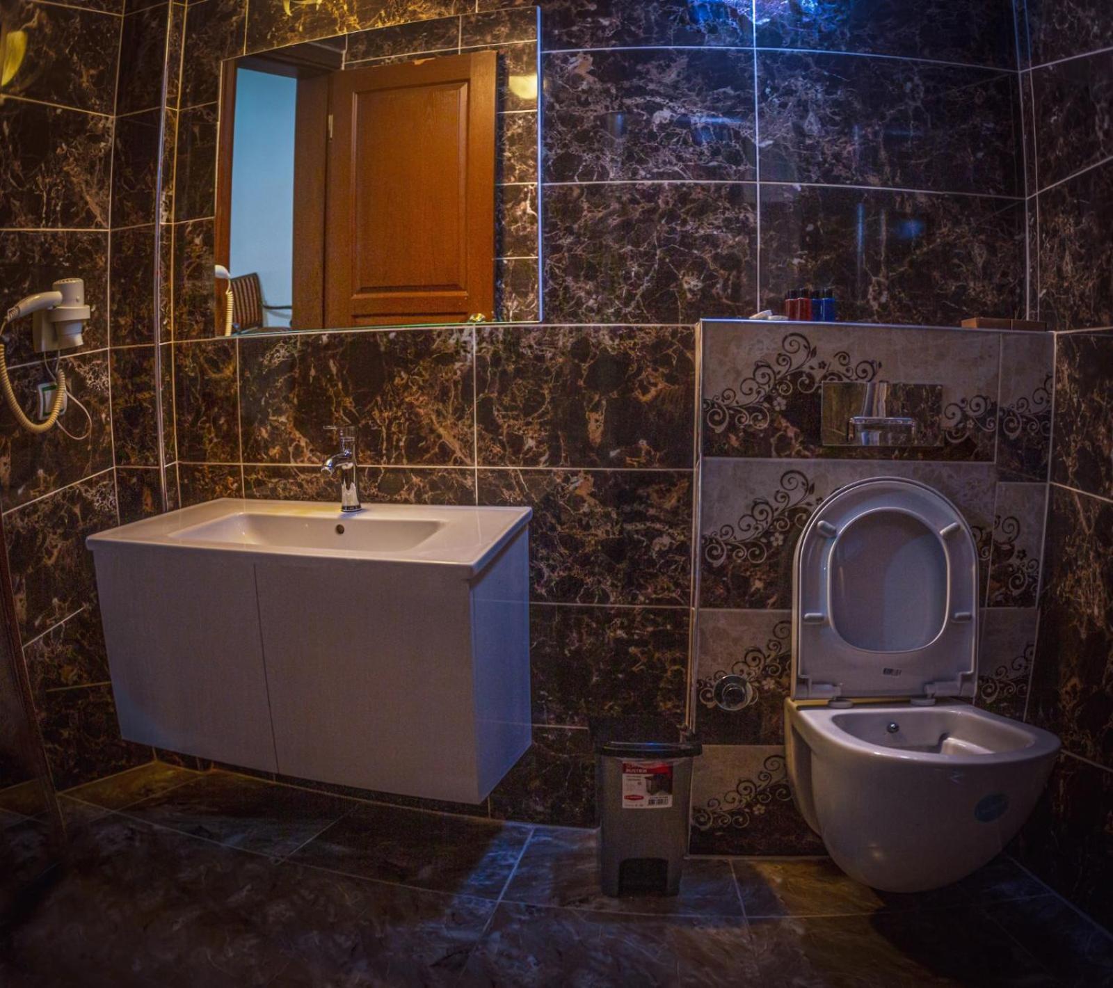 Istanbul Irish Otel - Image 10