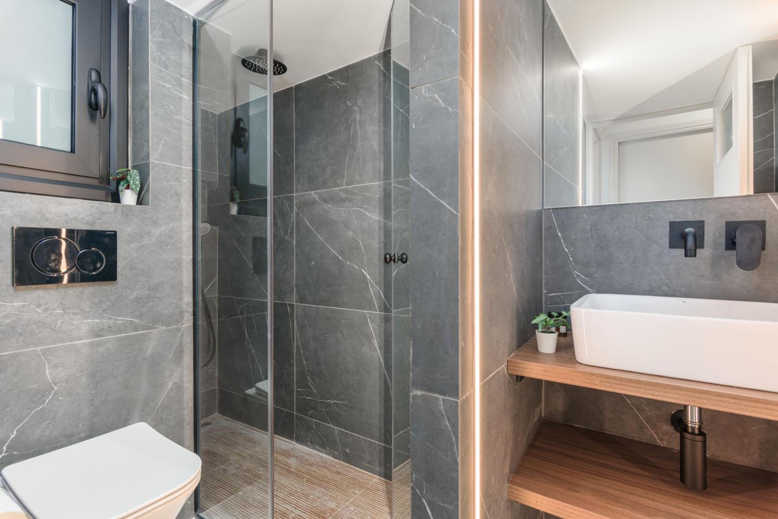 Zeus 2-Bedroom Apartment in Athens