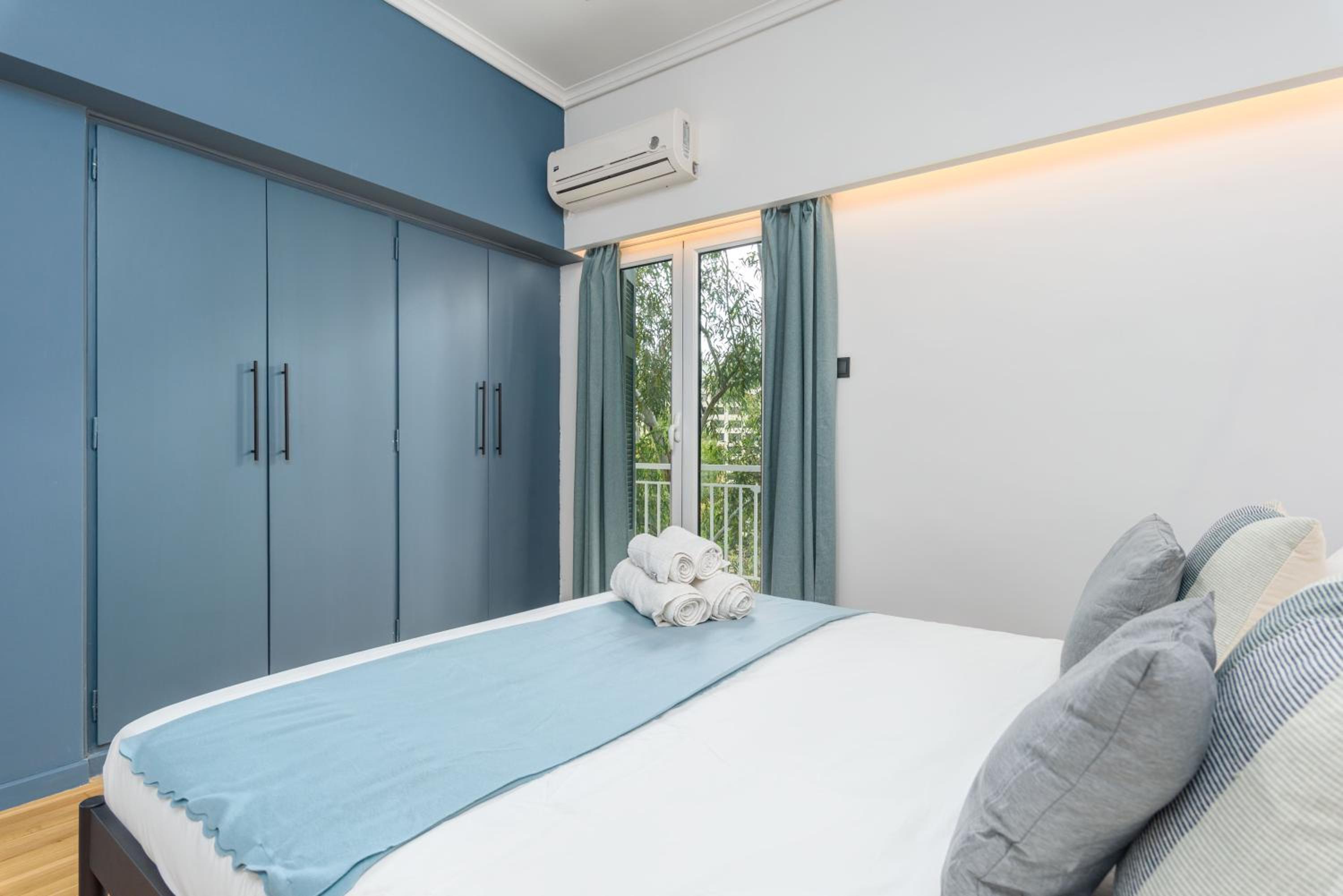 Zeus 2-Bedroom Apartment in Athens