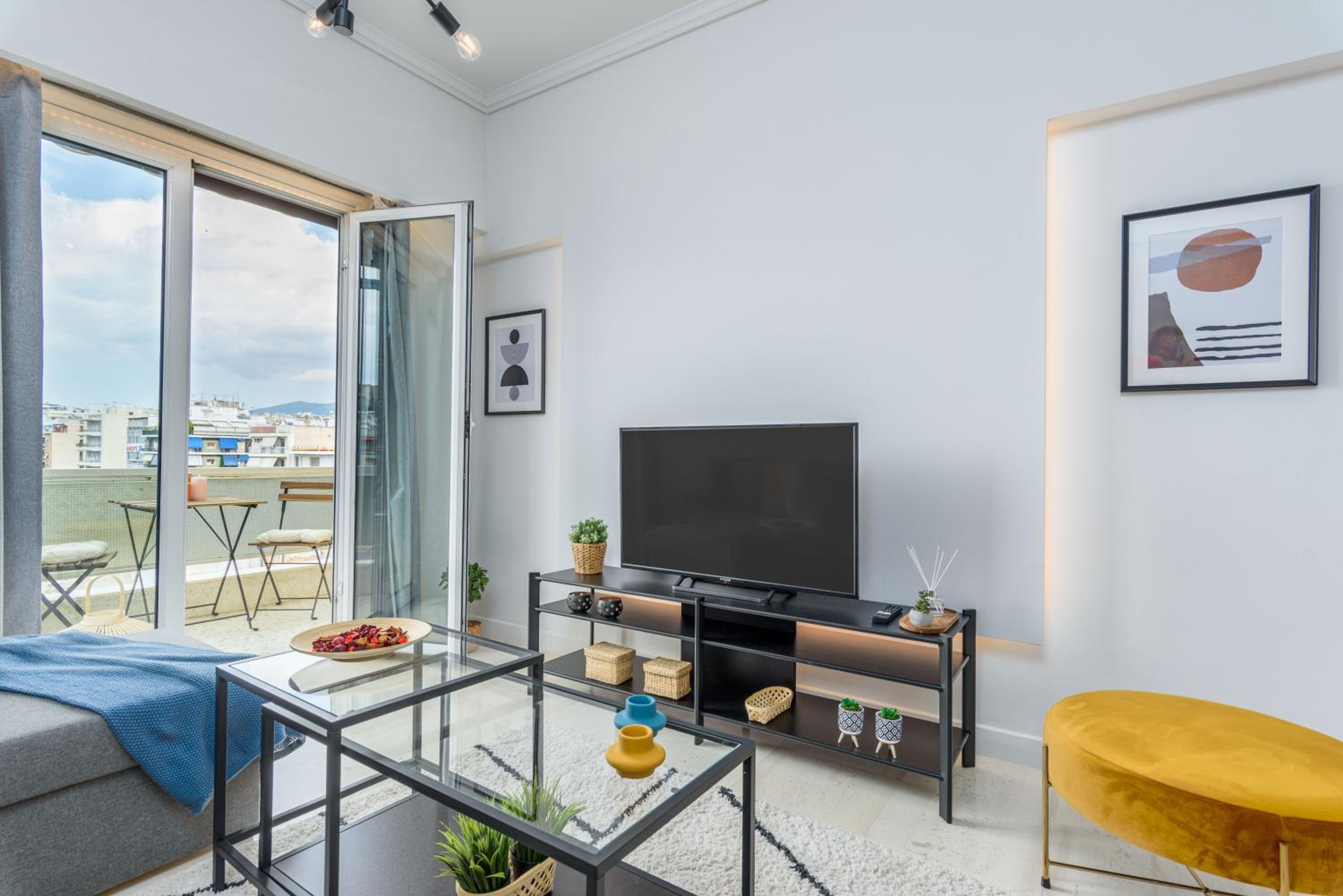 Zeus 2-Bedroom Apartment in Athens