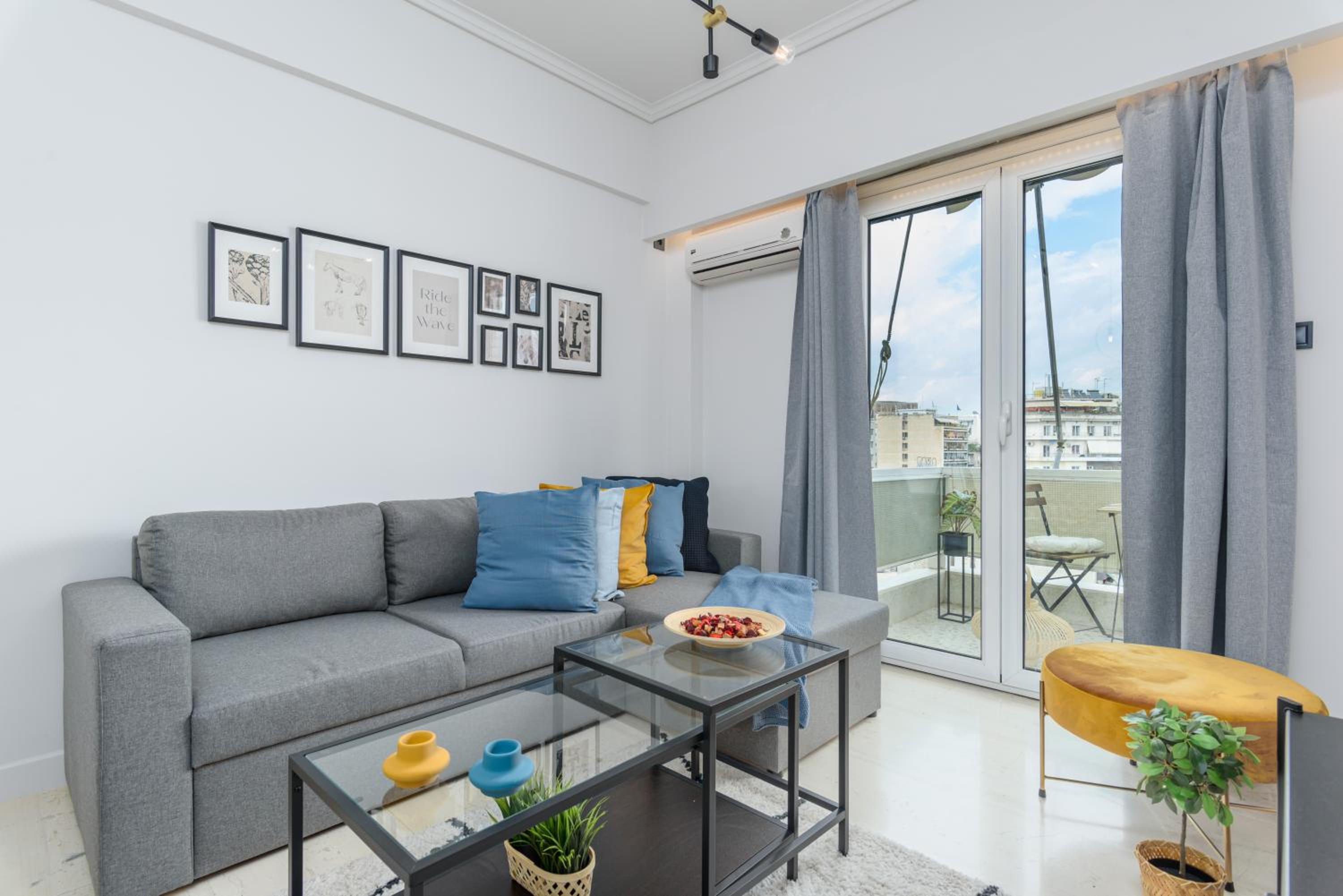 Zeus 2-Bedroom Apartment in Athens