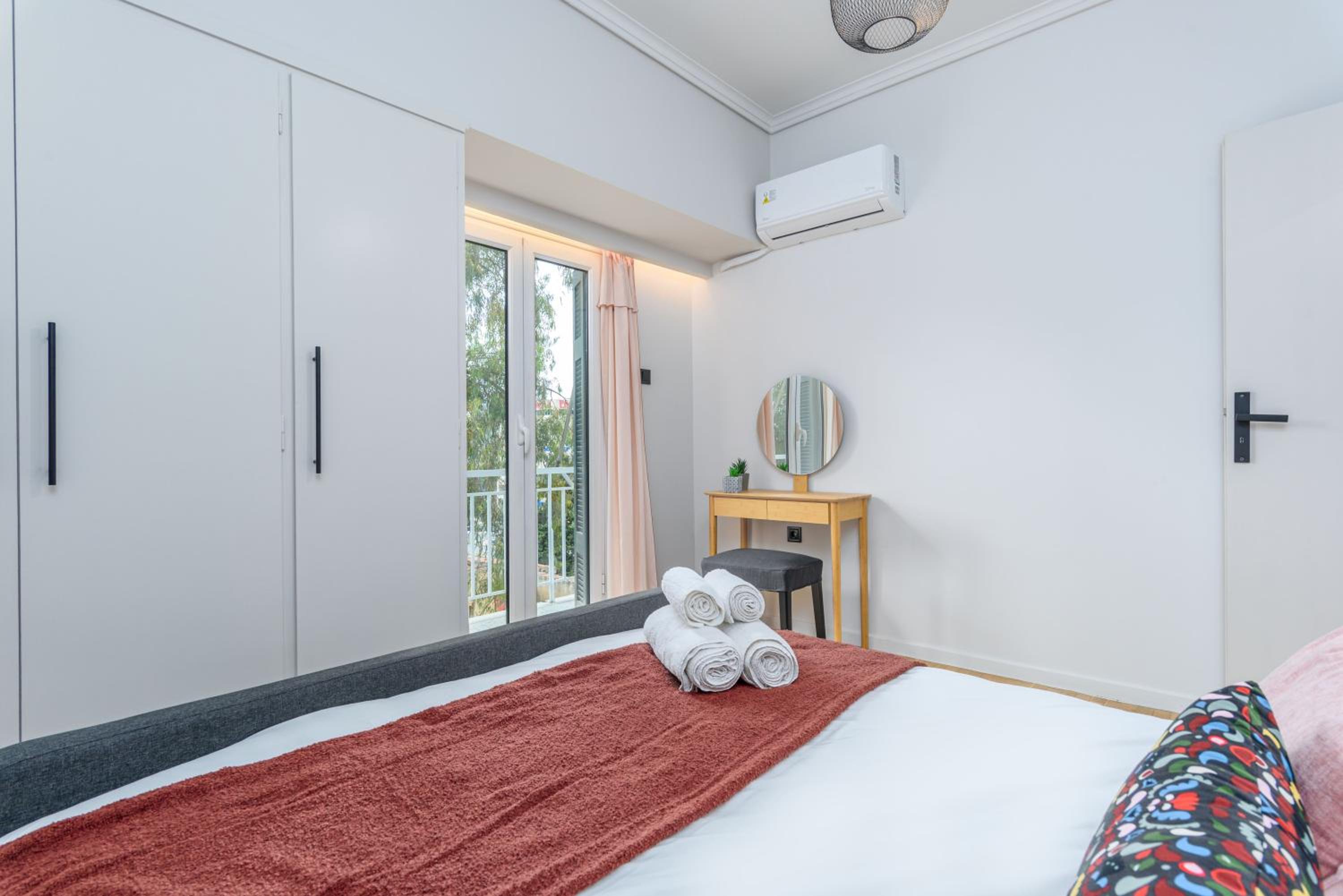Zeus 2-Bedroom Apartment in Athens