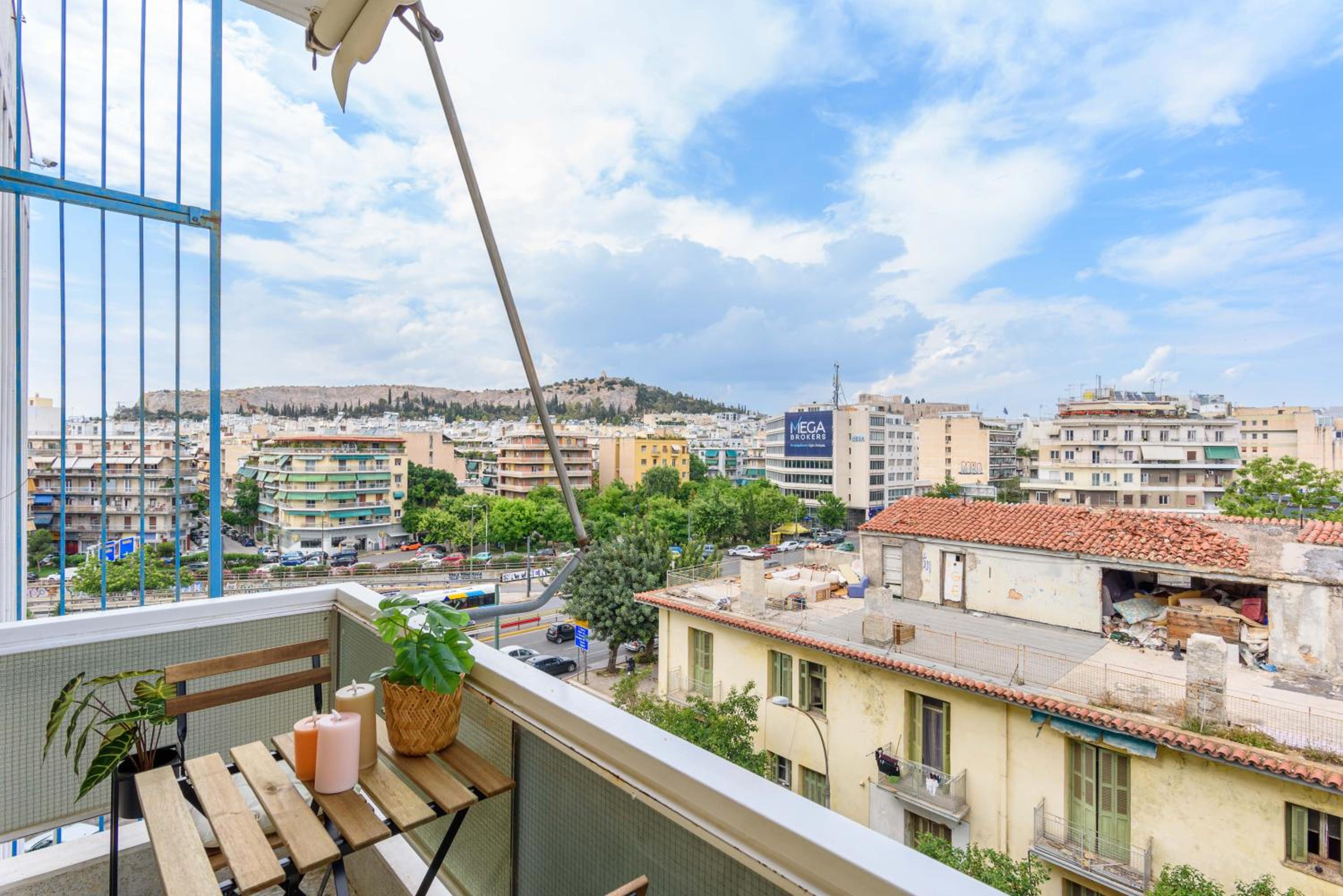 Zeus 2-Bedroom Apartment in Athens
