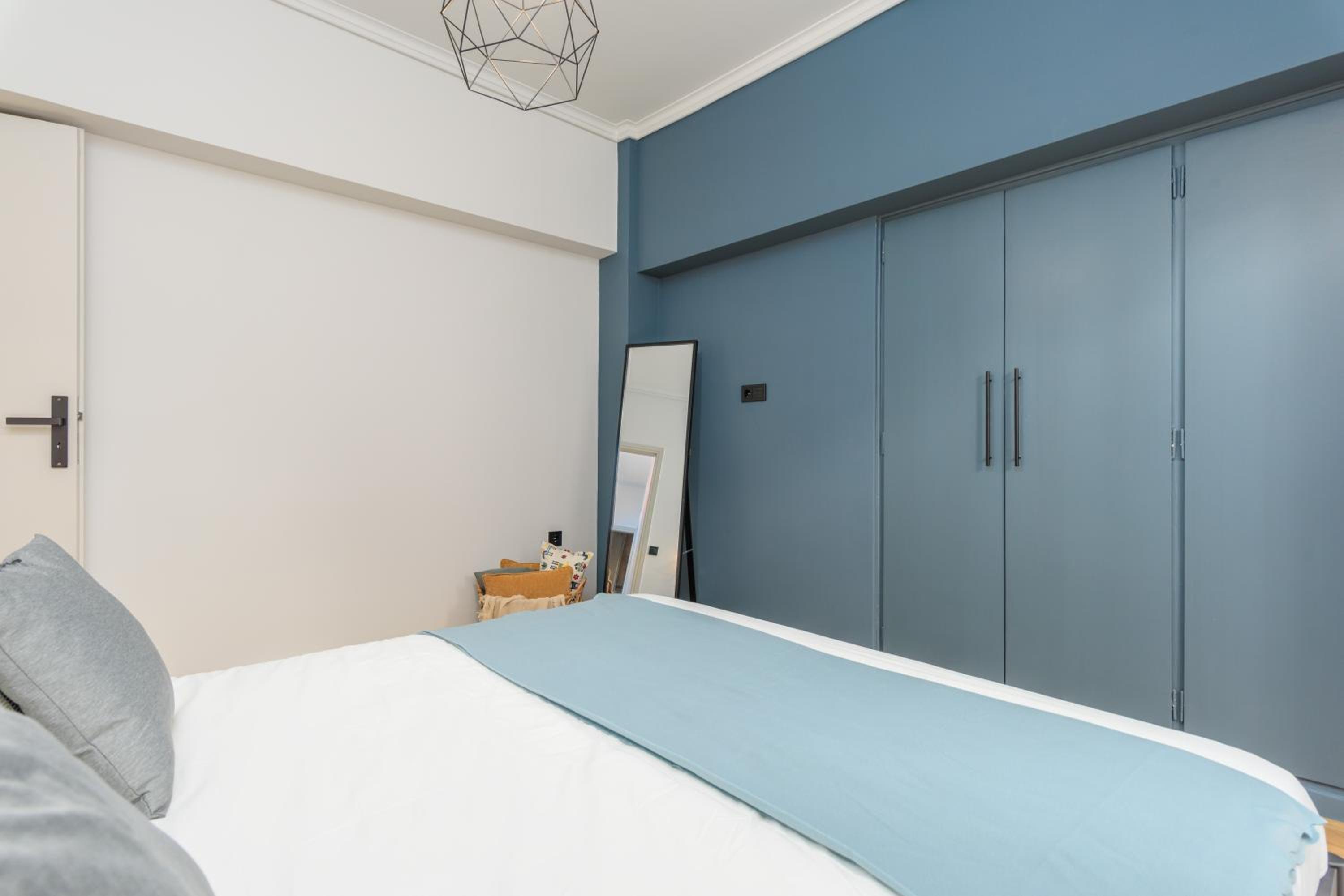 Zeus 2-Bedroom Apartment in Athens