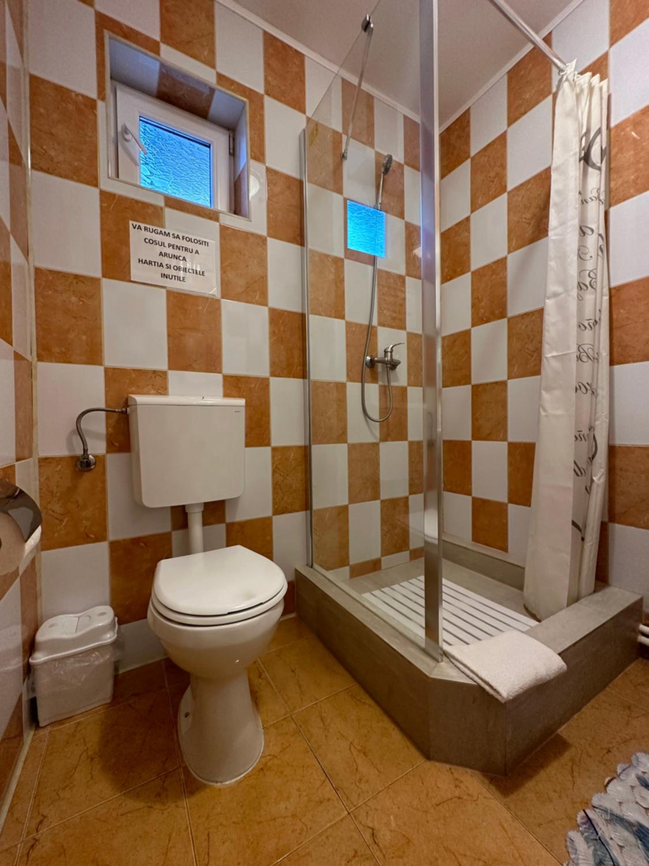 Casa Cu Flori Corbu