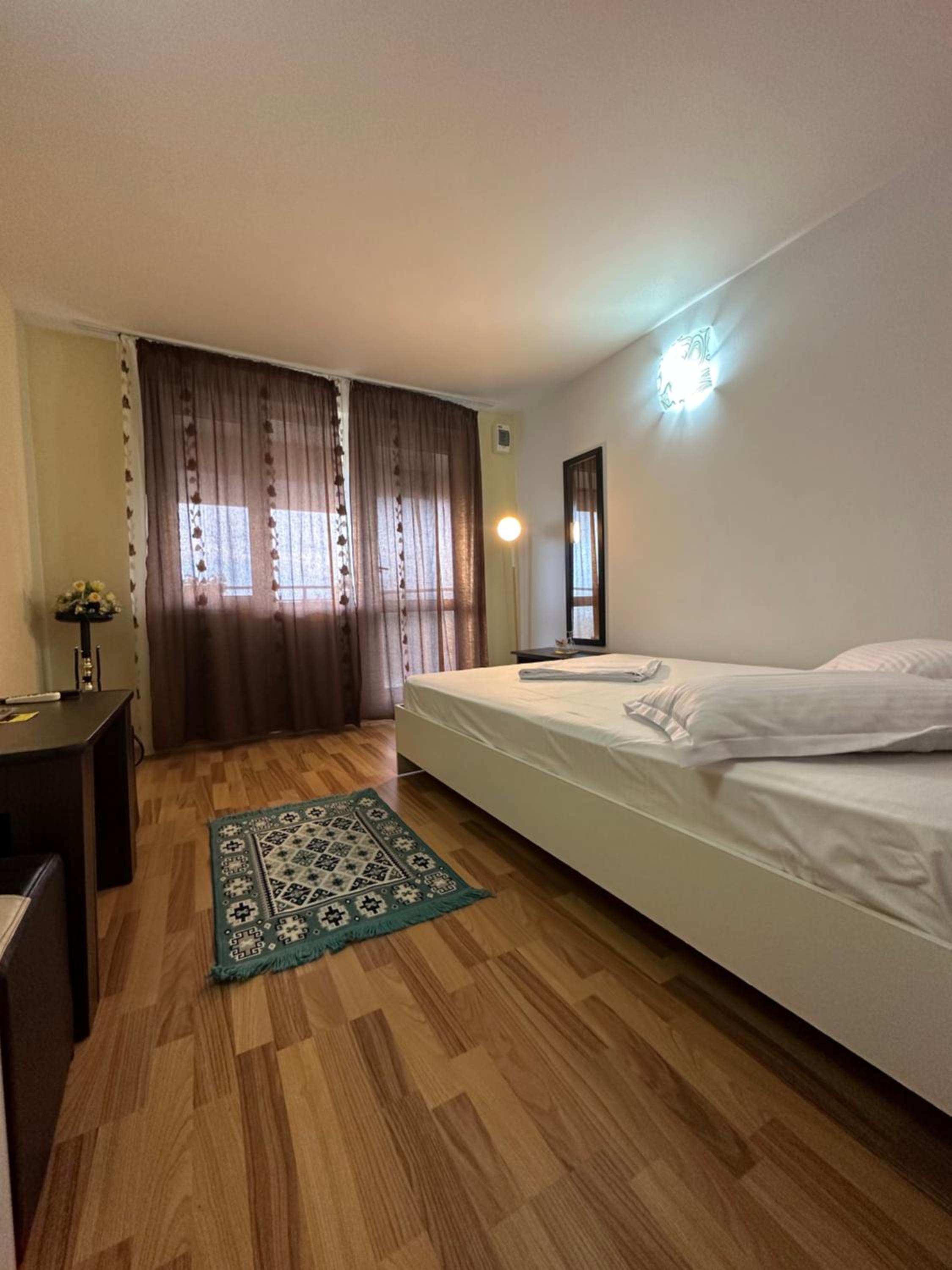 Casa Cu Flori Corbu
