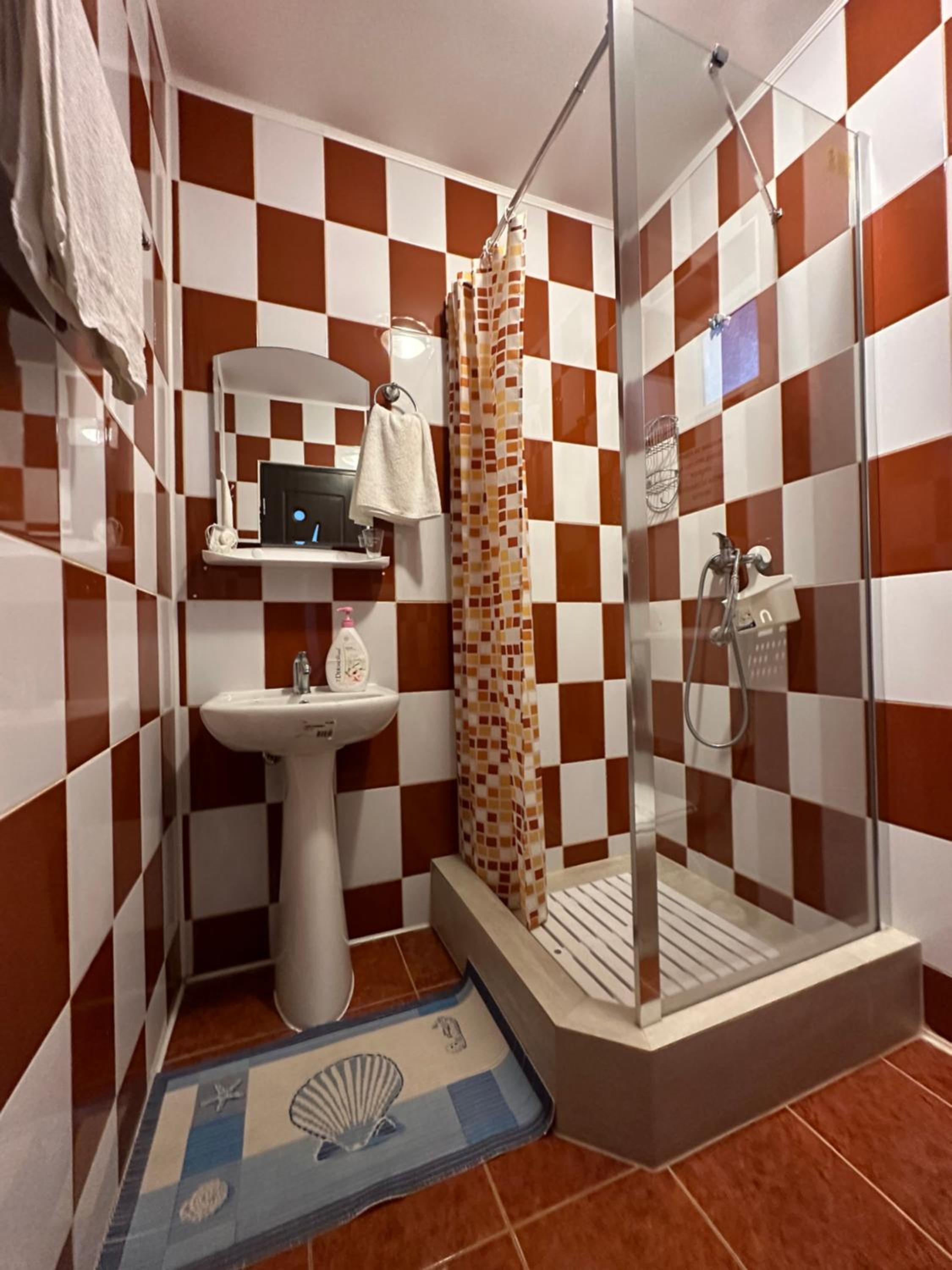 Casa Cu Flori Corbu