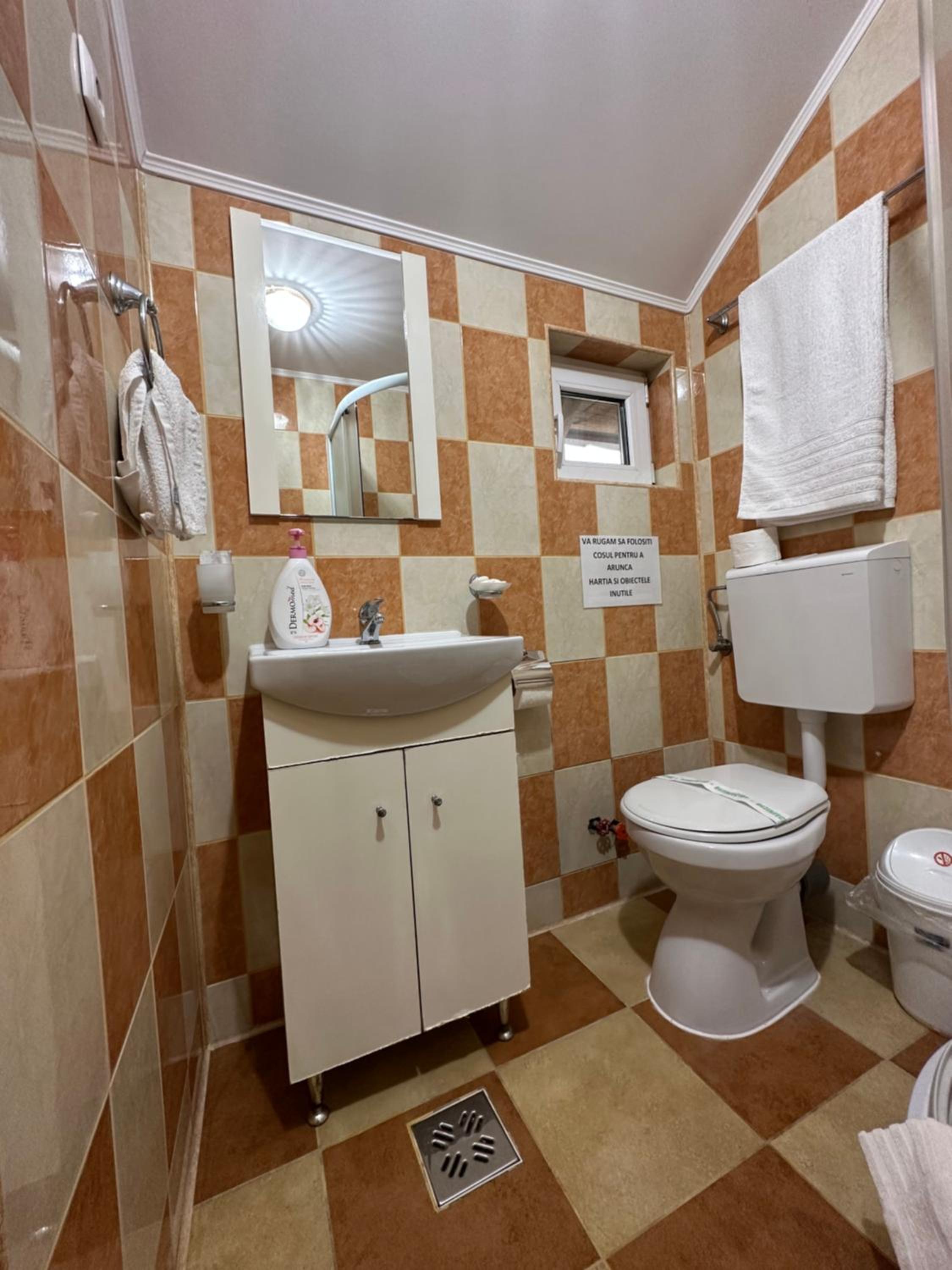 Casa Cu Flori Corbu