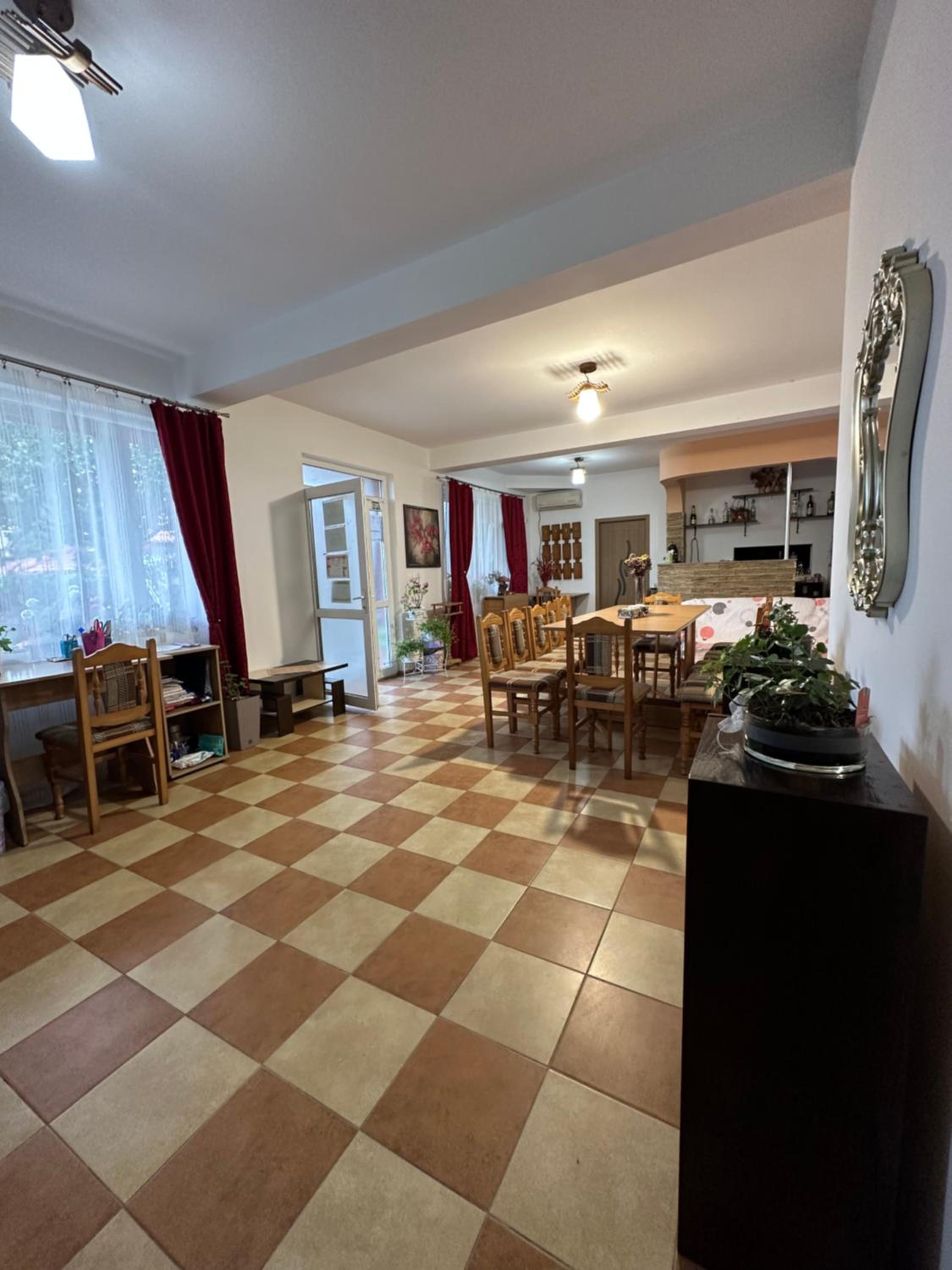 Casa Cu Flori Corbu