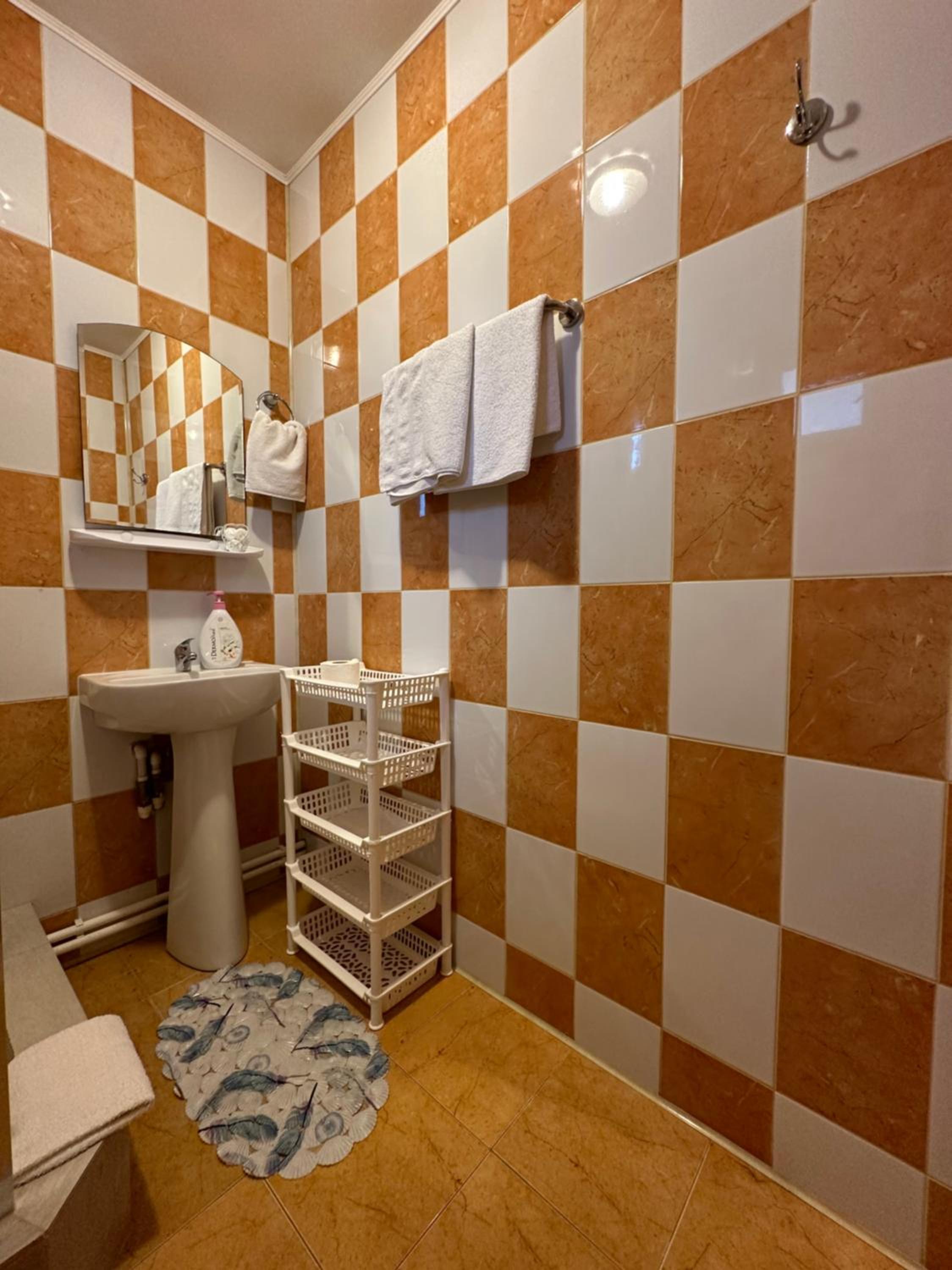 Casa Cu Flori Corbu