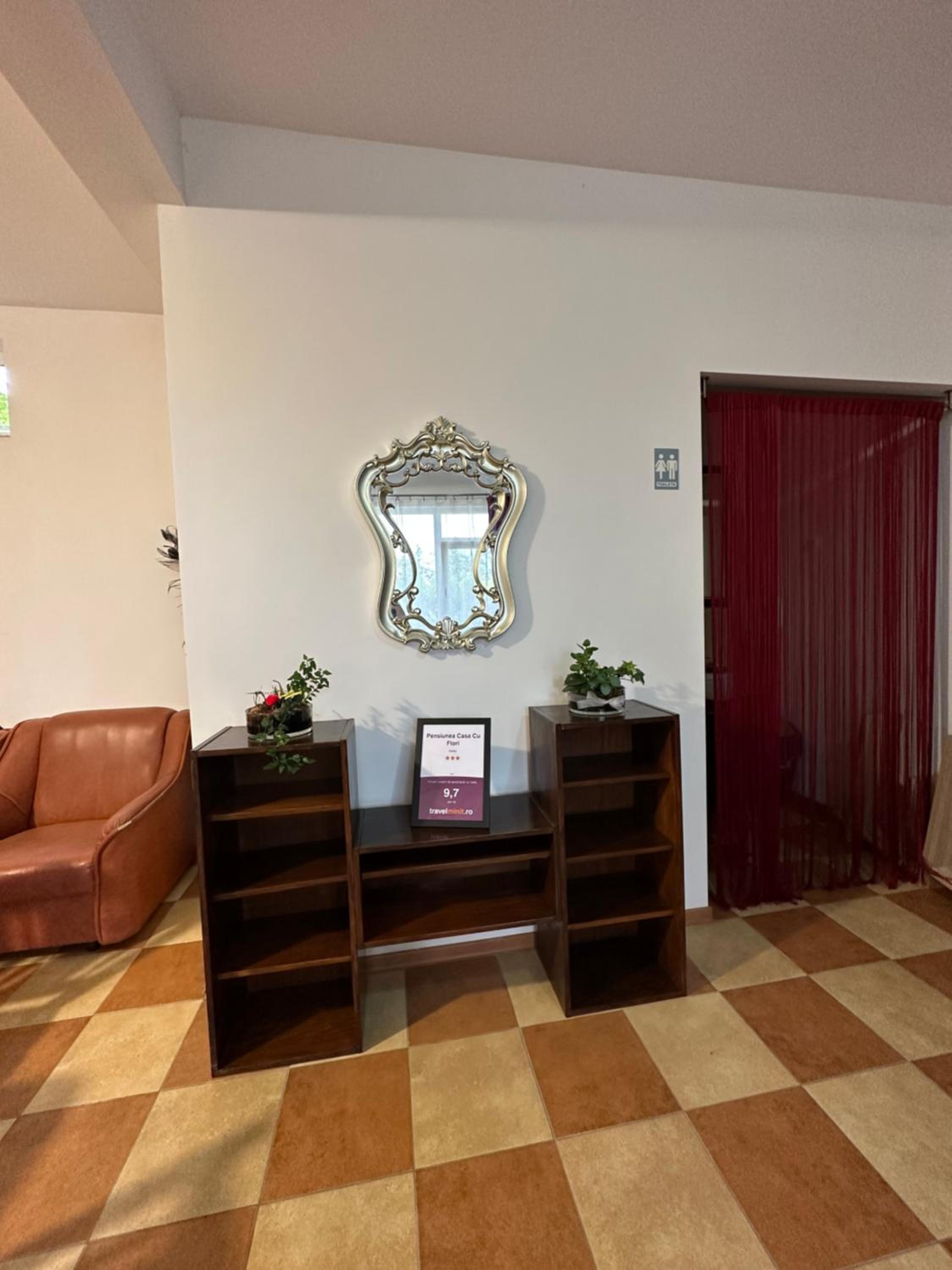 Casa Cu Flori Corbu
