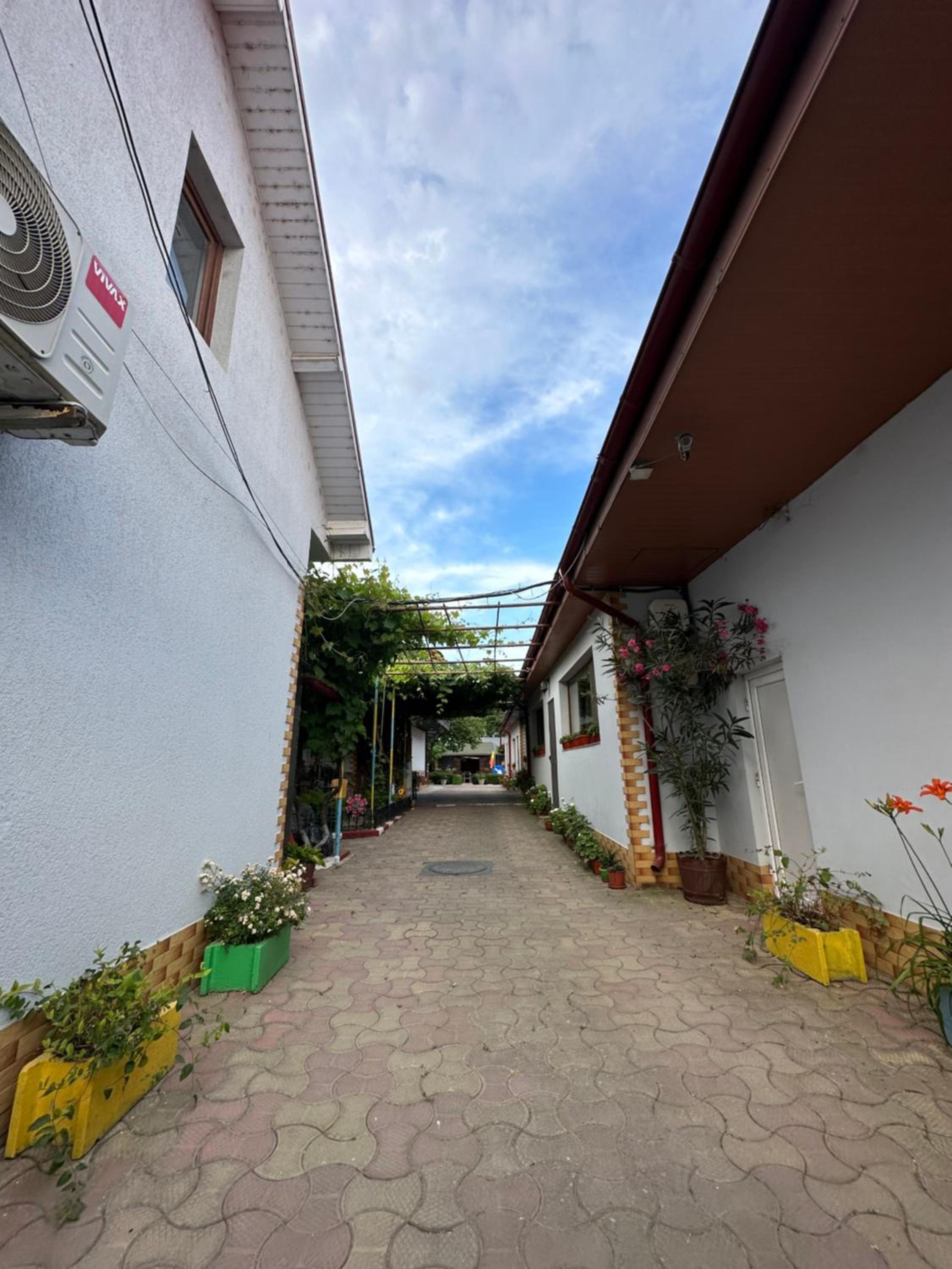 Casa Cu Flori Corbu