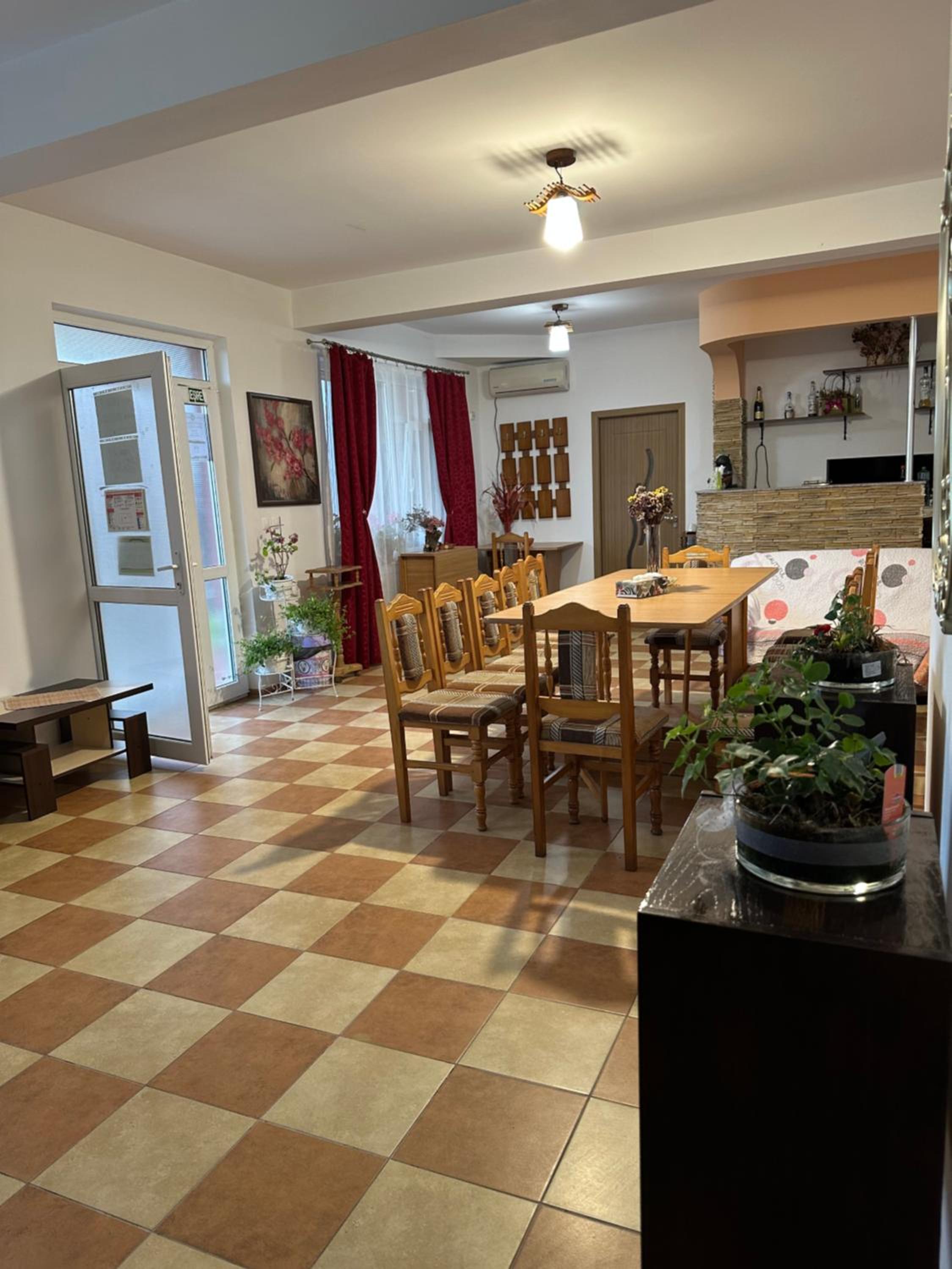 Casa Cu Flori Corbu