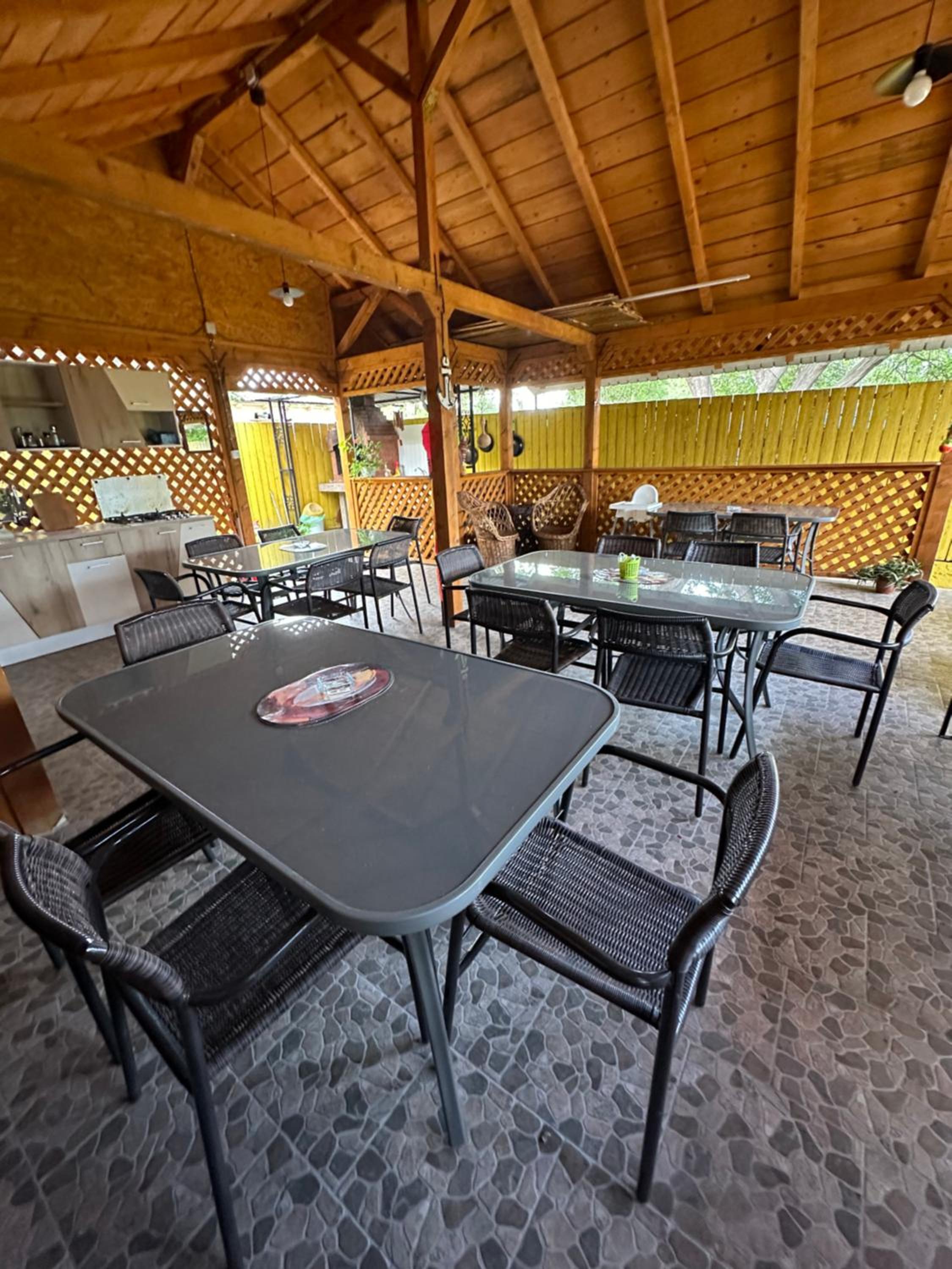Casa Cu Flori Corbu