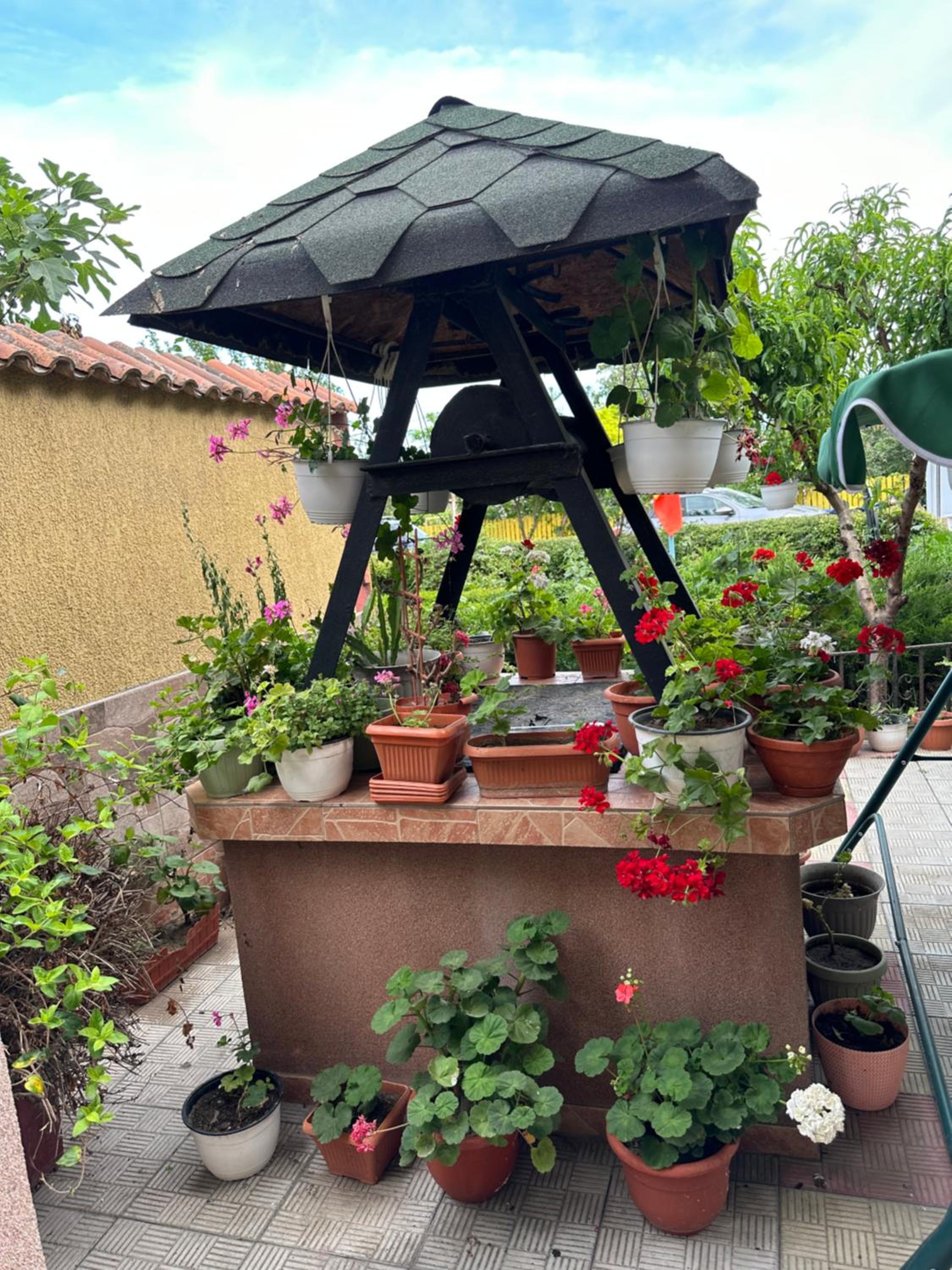 Casa Cu Flori Corbu
