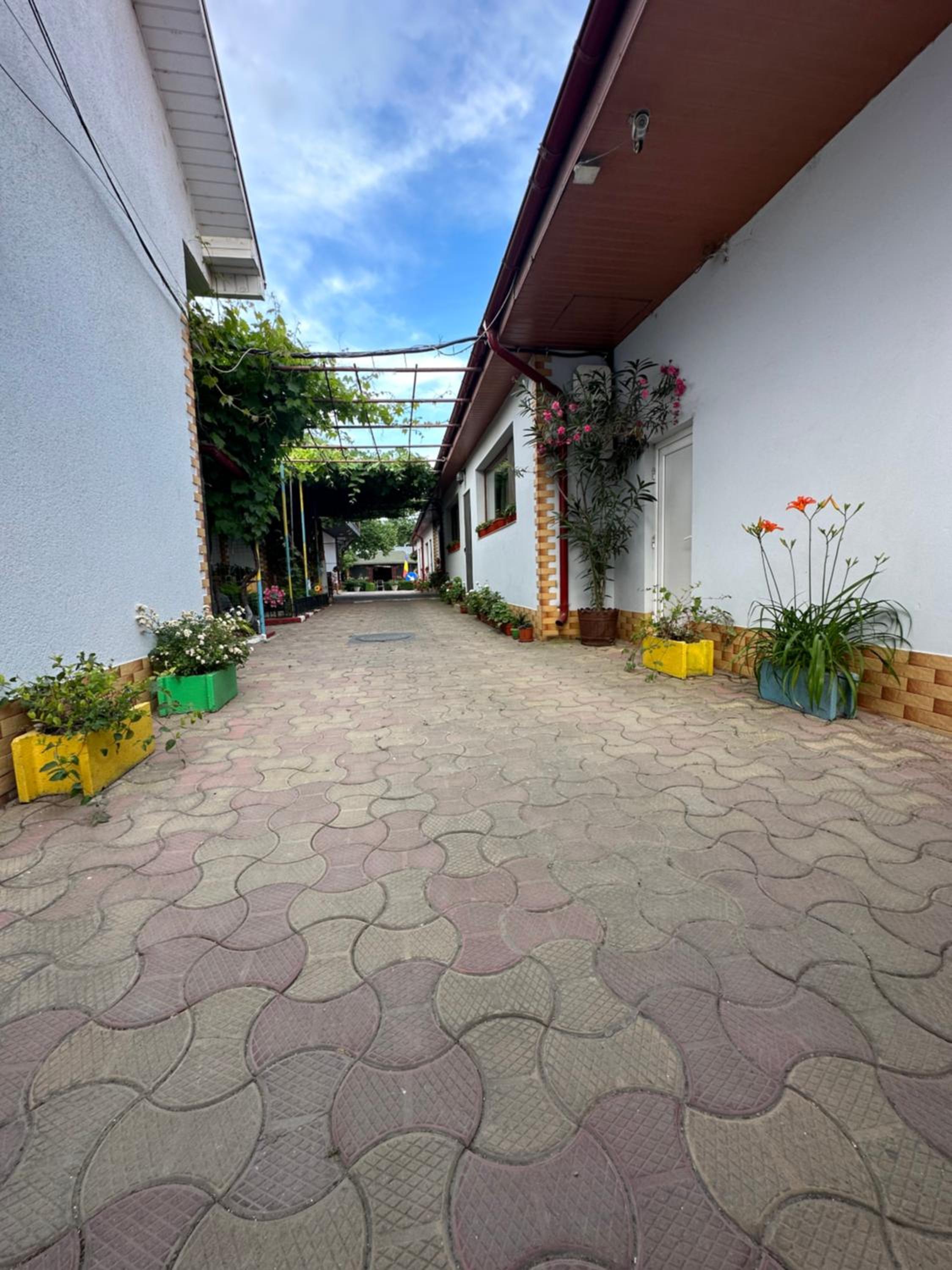 Casa Cu Flori Corbu