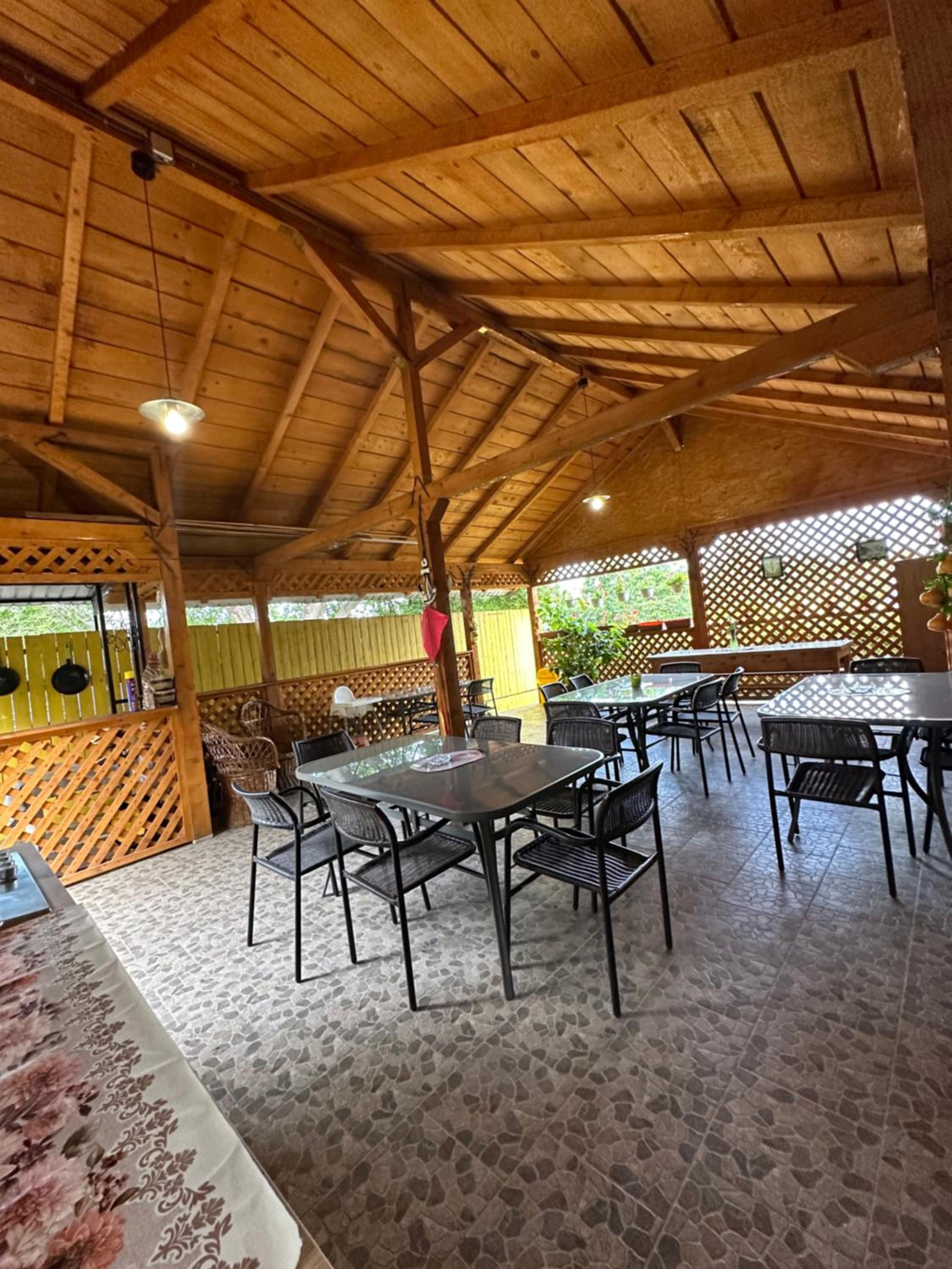 Casa Cu Flori Corbu