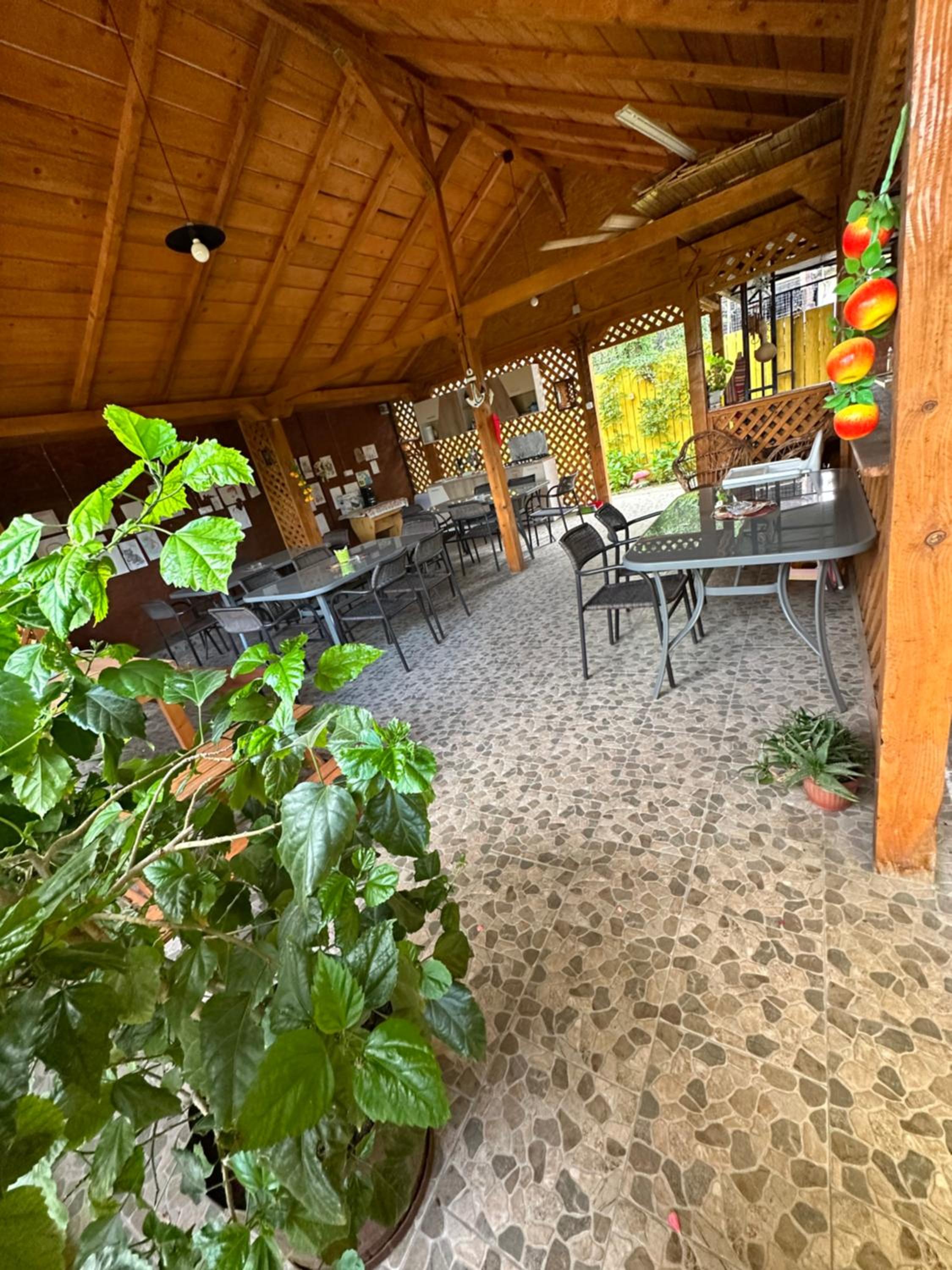 Casa Cu Flori Corbu