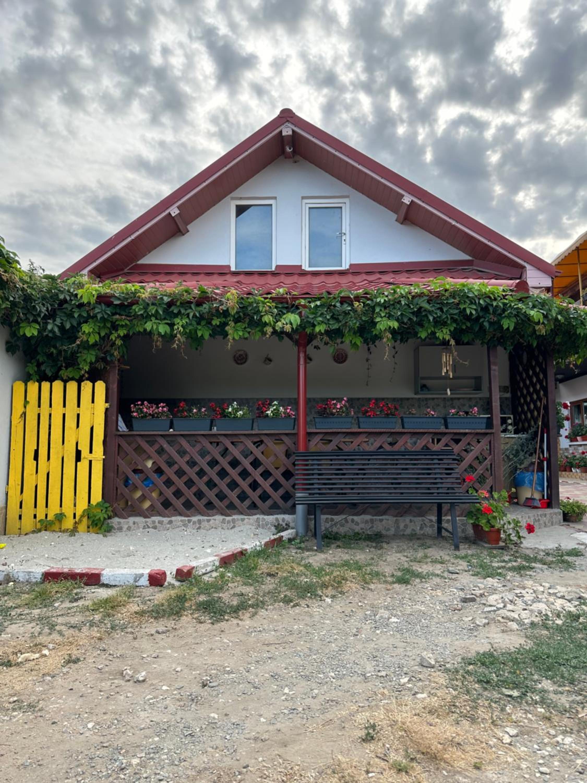 Casa Cu Flori Corbu