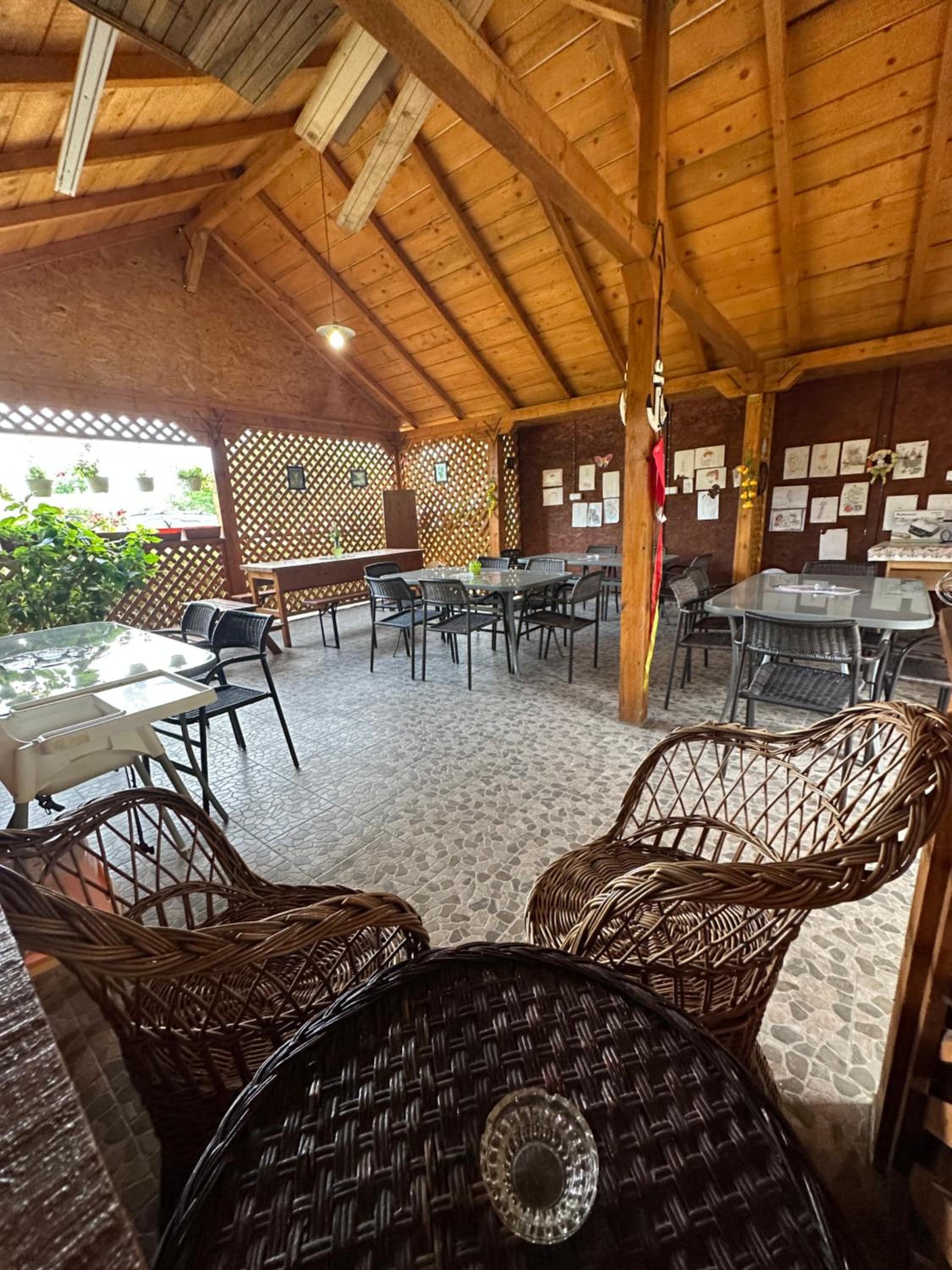 Casa Cu Flori Corbu
