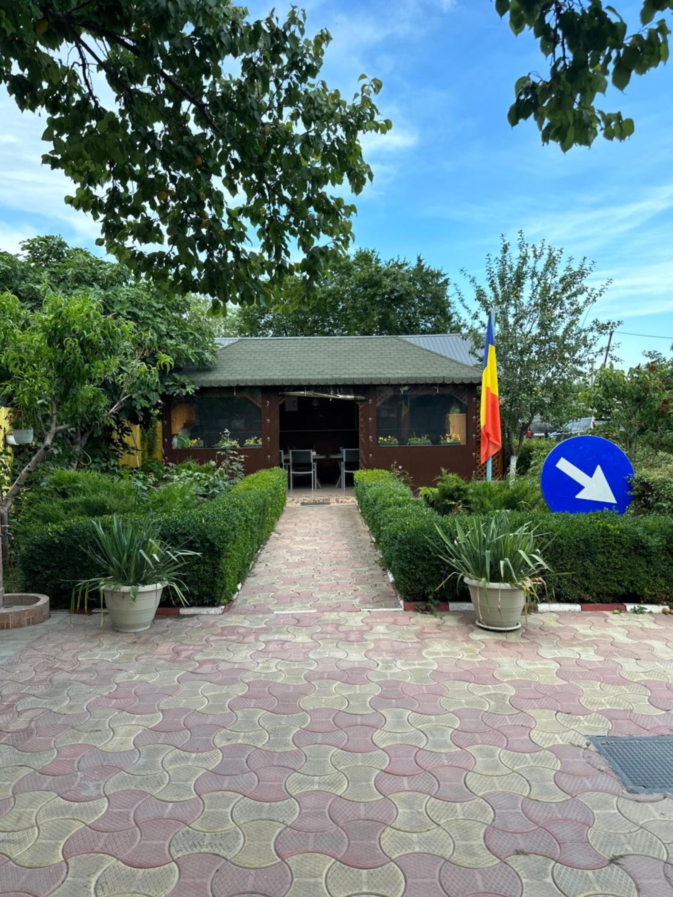 Casa Cu Flori Corbu