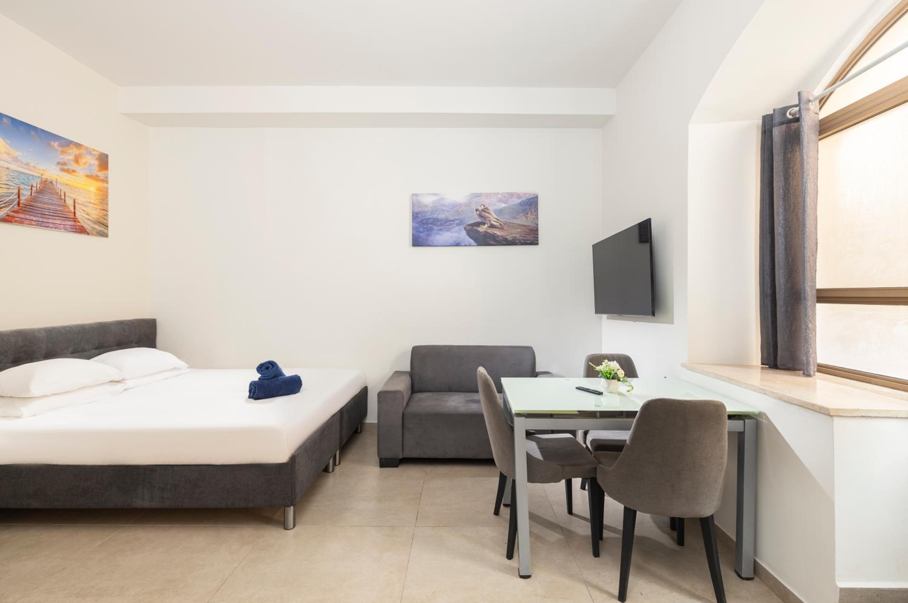 Vacation Apartments In The Heart Of Nachlaot view 2