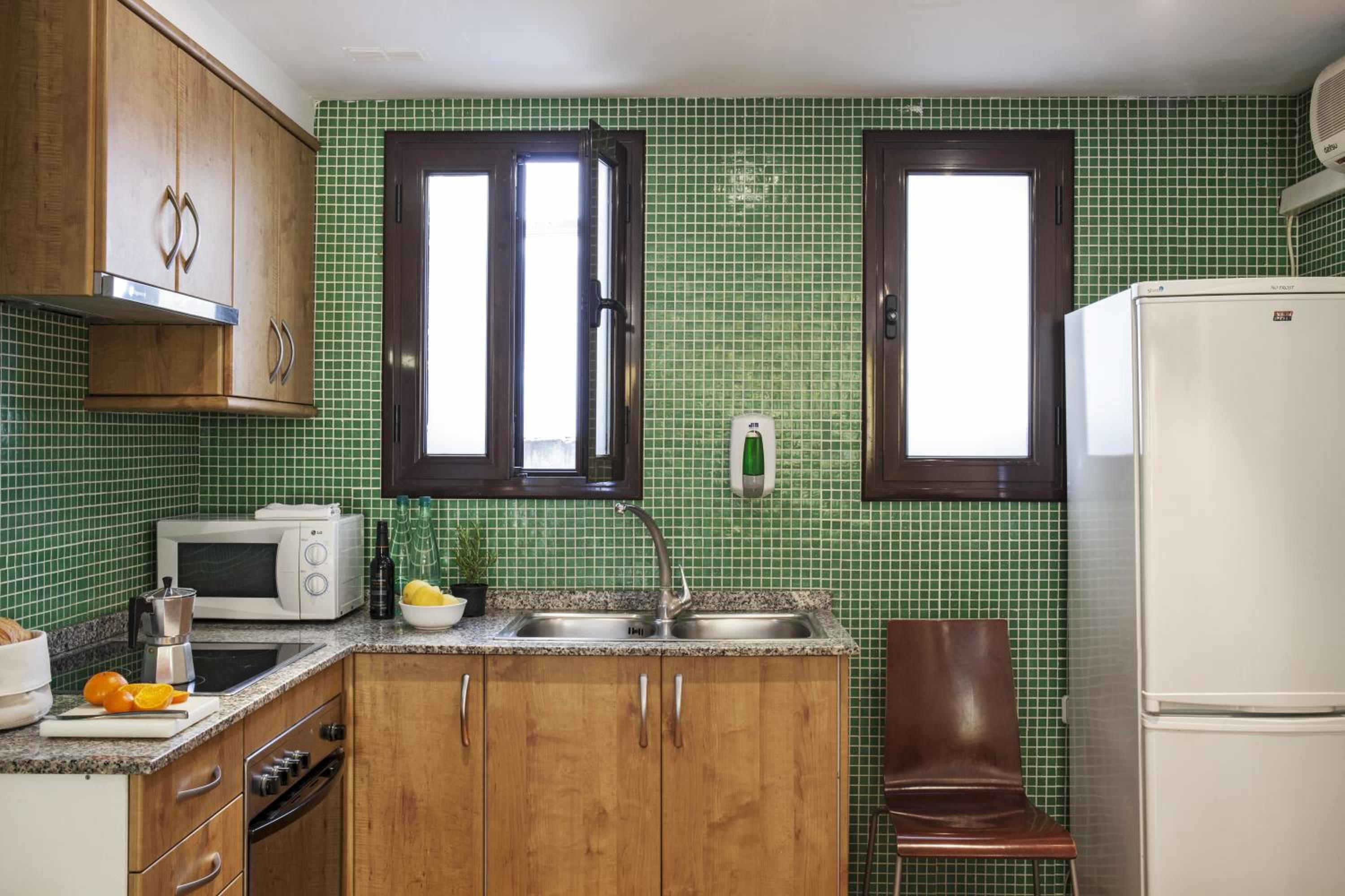 AinB Las Ramblas-Guardia Apartments - Image 2