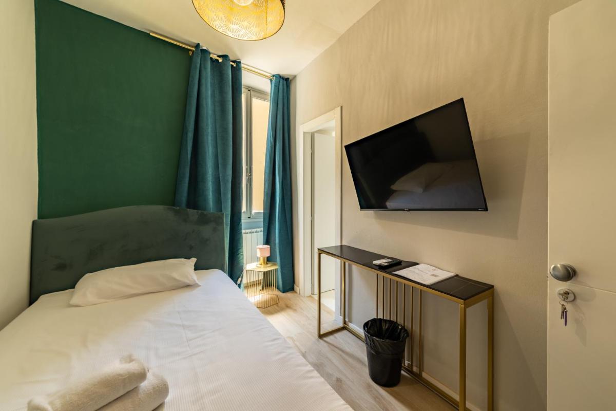 Room Eleven