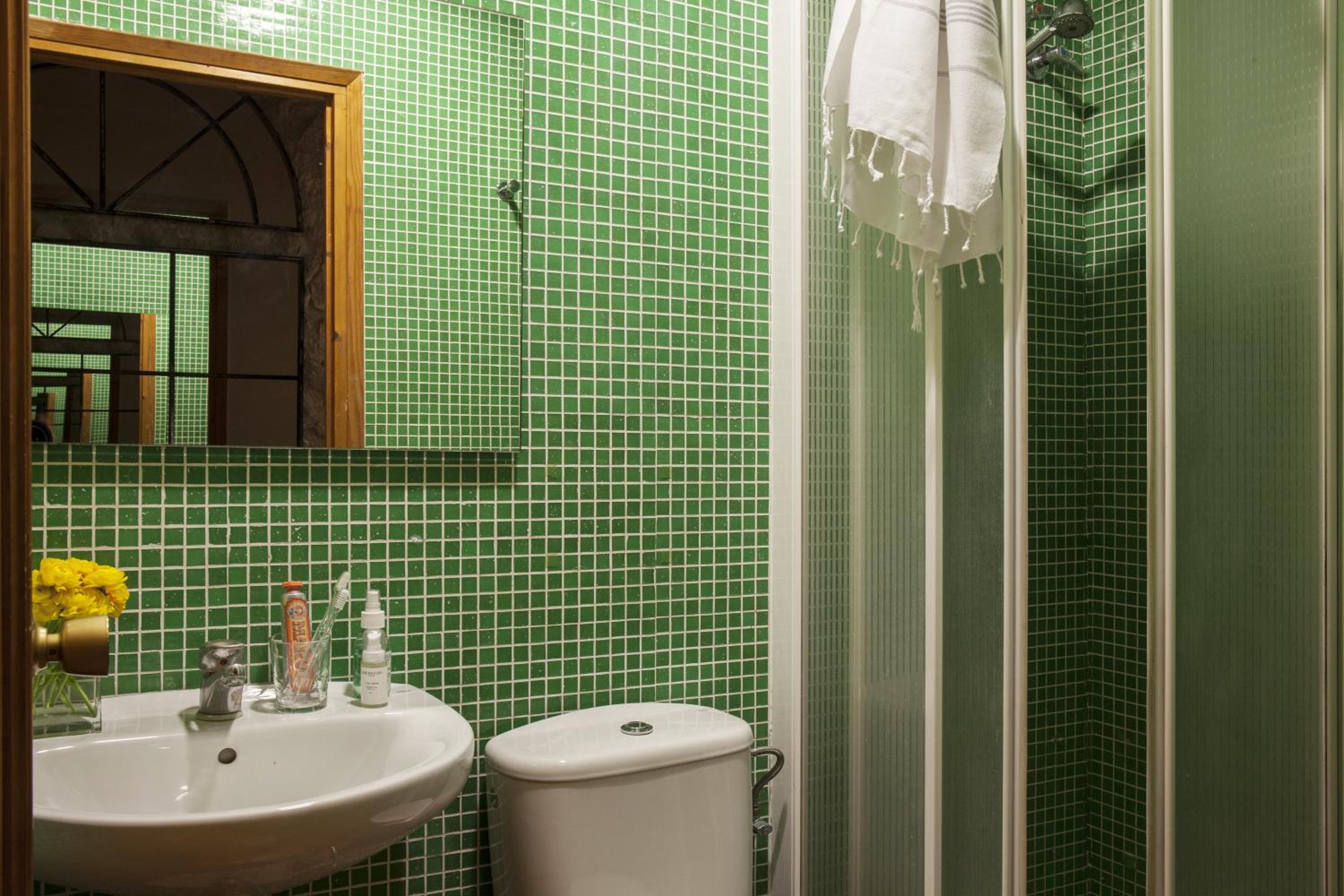 AinB Las Ramblas-Guardia Apartments - Image 5