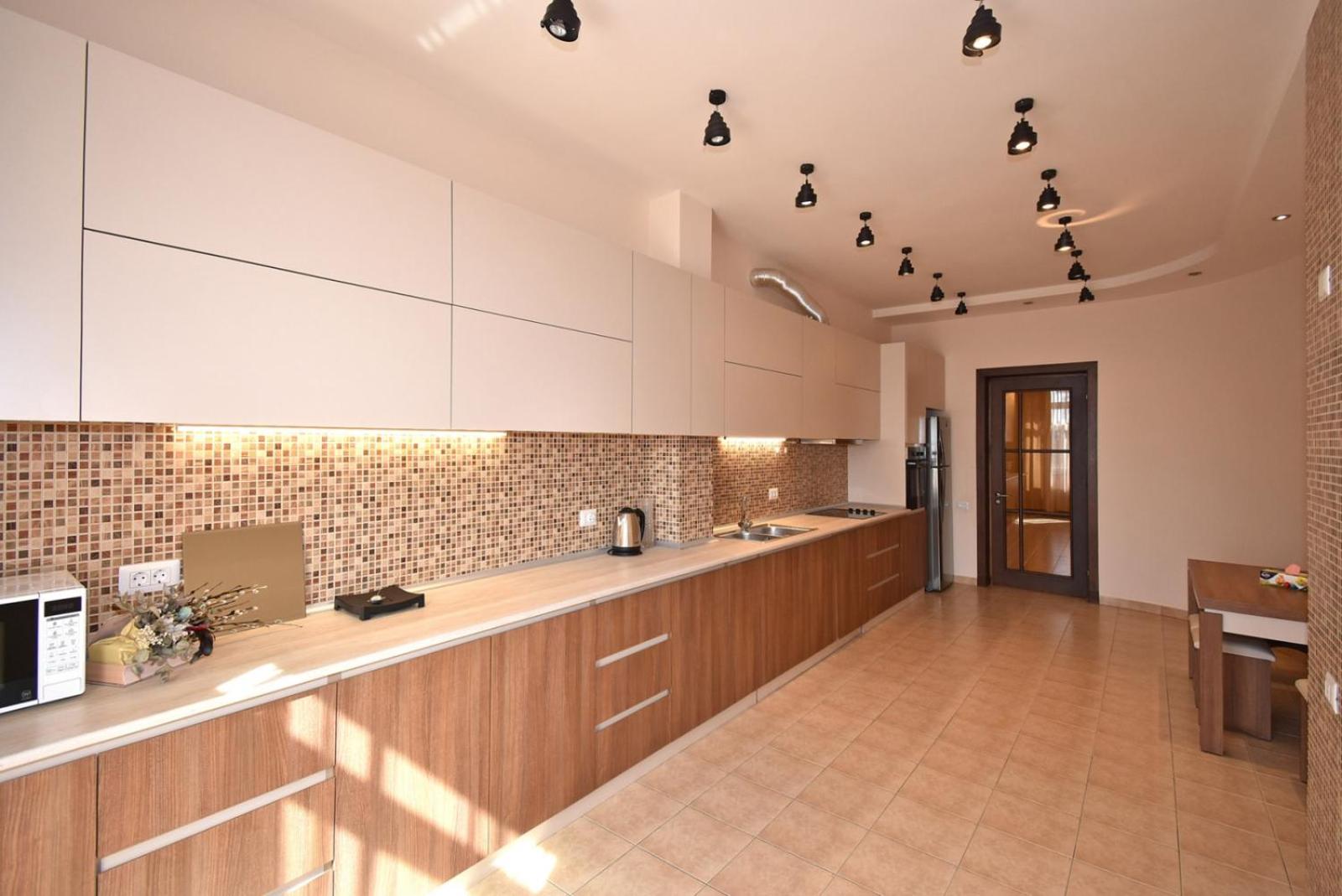 Teryan street, 3 bedrooms Luxury & Grand, Sunny apartment TT663