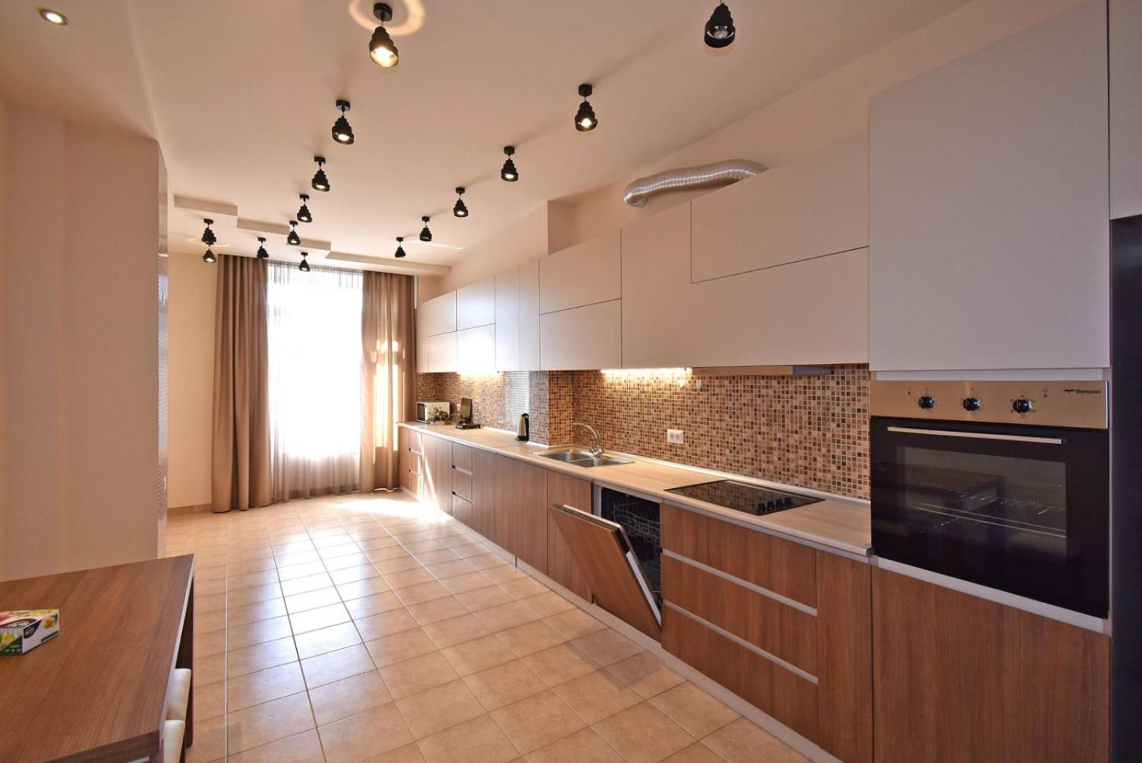 Teryan street, 3 bedrooms Luxury & Grand, Sunny apartment TT663