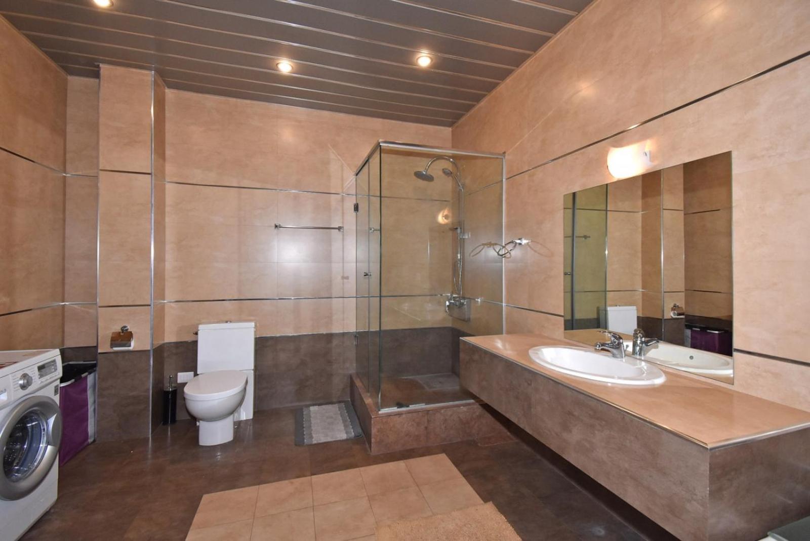 Teryan street, 3 bedrooms Luxury & Grand, Sunny apartment TT663