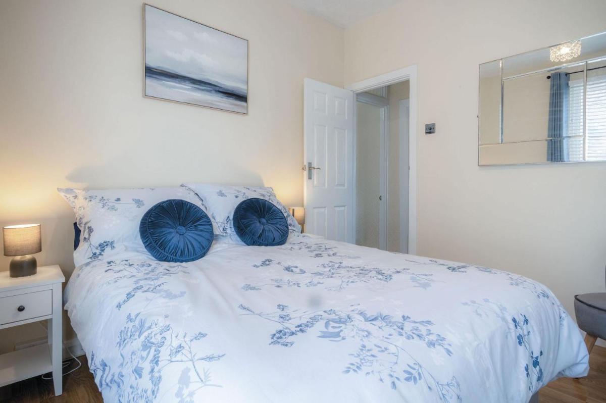 Treasure House - 1 Bed Apartment - Saundersfoot view 3