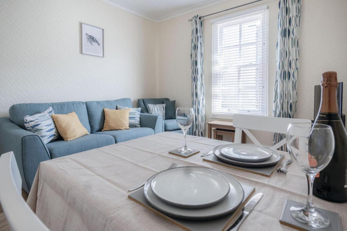 Treasure House - 1 Bed Apartment - Saundersfoot view 5