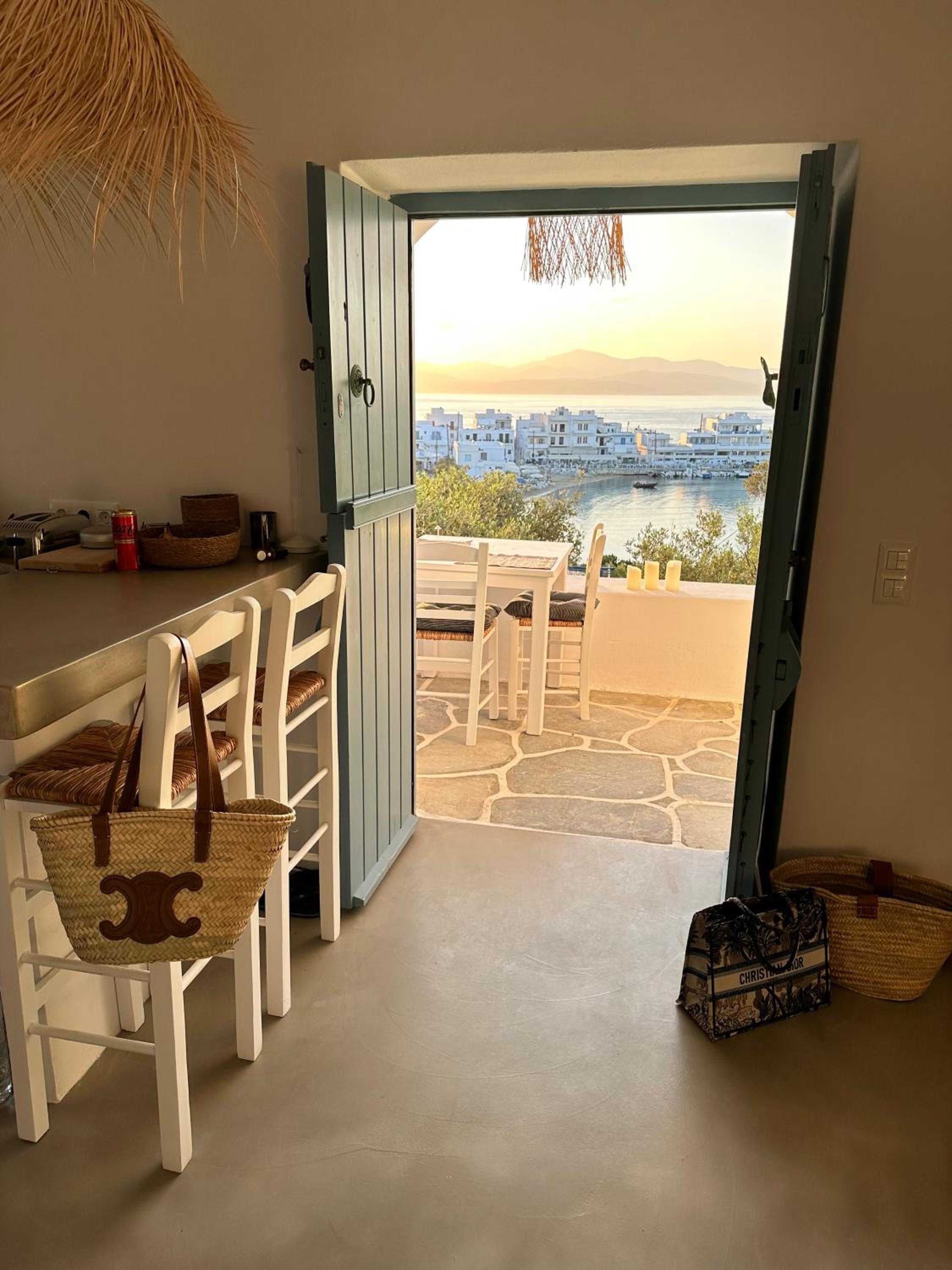 Magnifique Villa sur la plage de Piso Livadi - Paros view 2