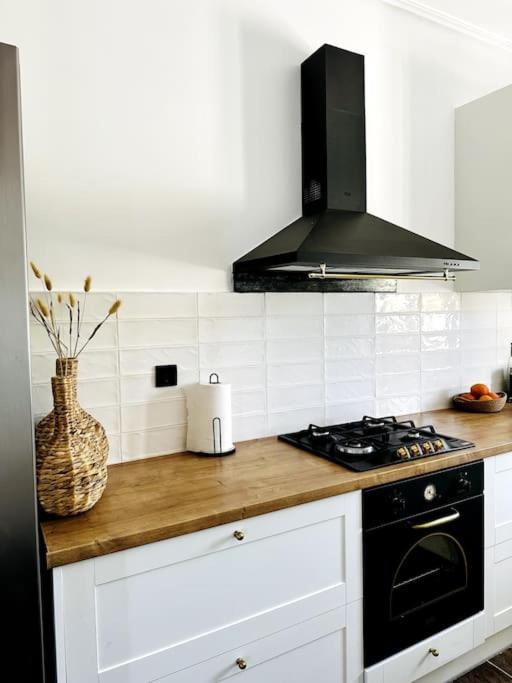 Cozy Cliff Tower w/ Breathtaking Sea Views photo 3