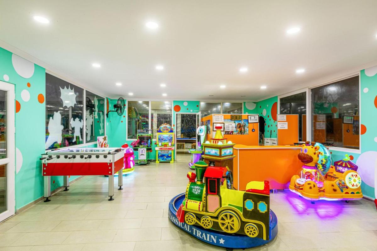 Labranda Alantur - Image 78