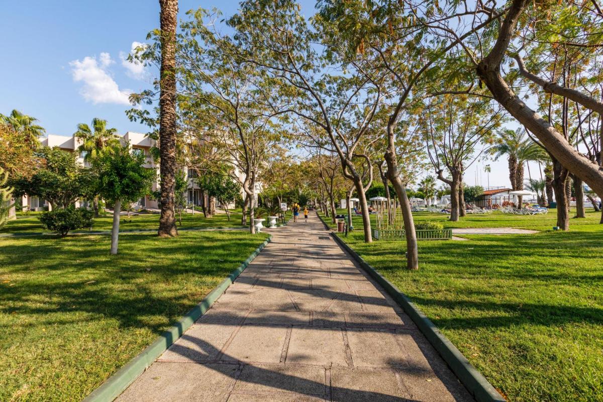 Labranda Alantur - Image 70