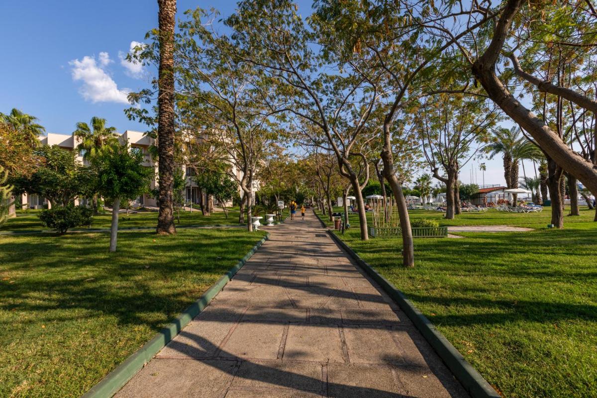 Labranda Alantur - Image 69