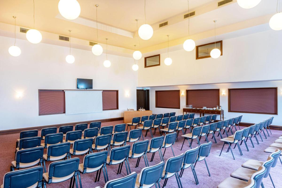 Labranda Alantur - Image 57