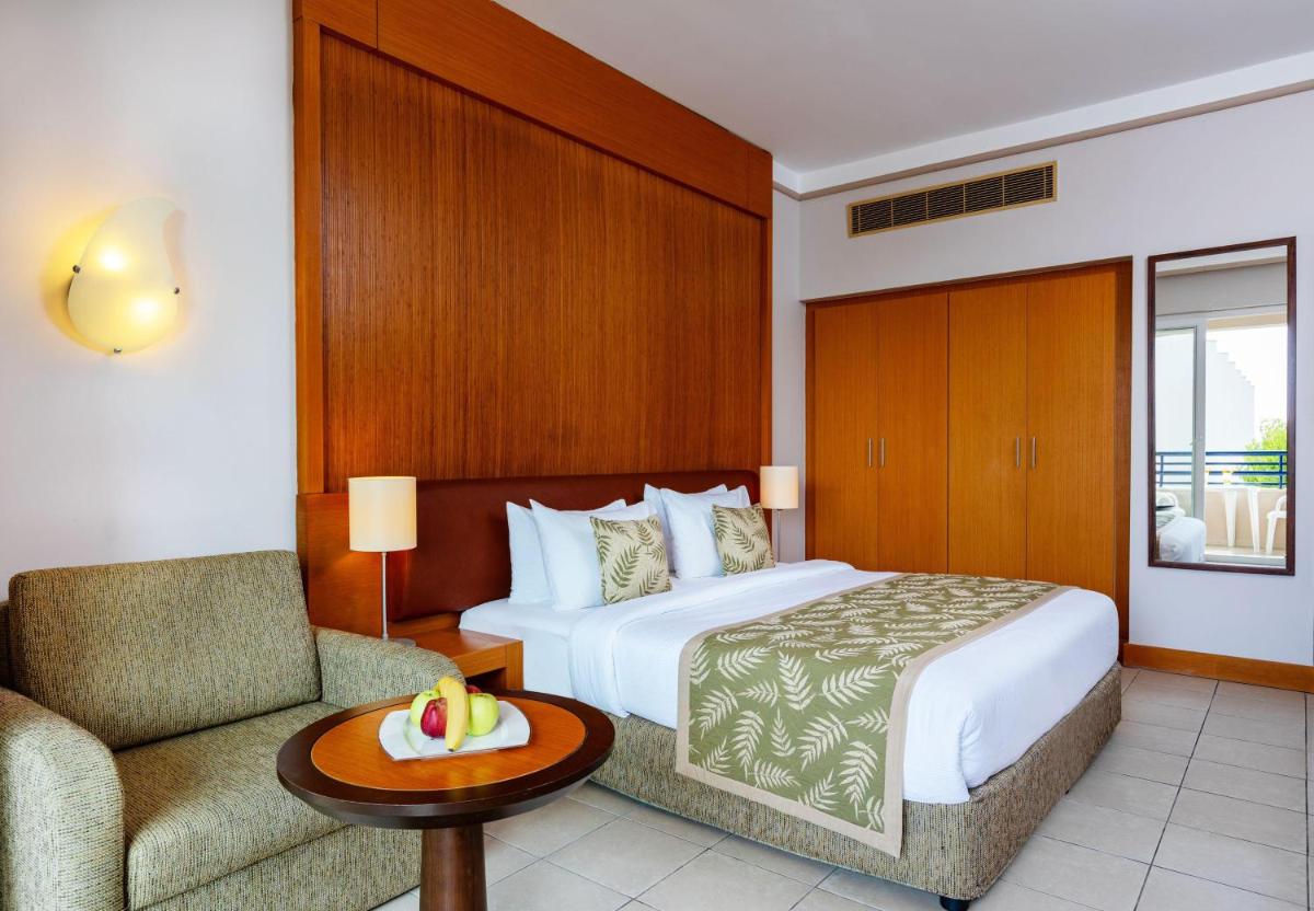 Labranda Alantur - Image 47