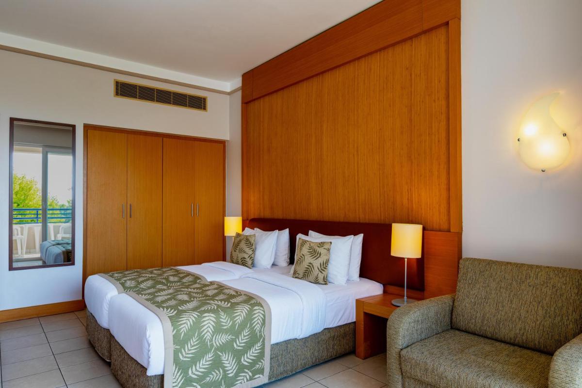 Labranda Alantur - Image 40