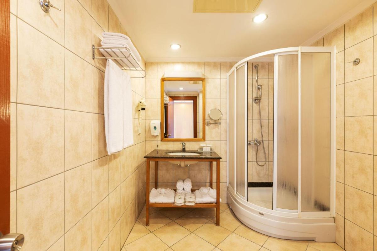 Labranda Alantur - Image 51