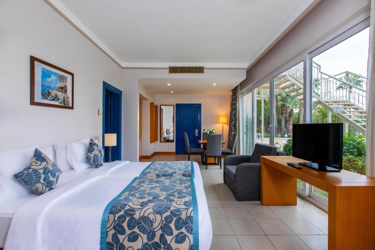 Labranda Alantur - Image 39