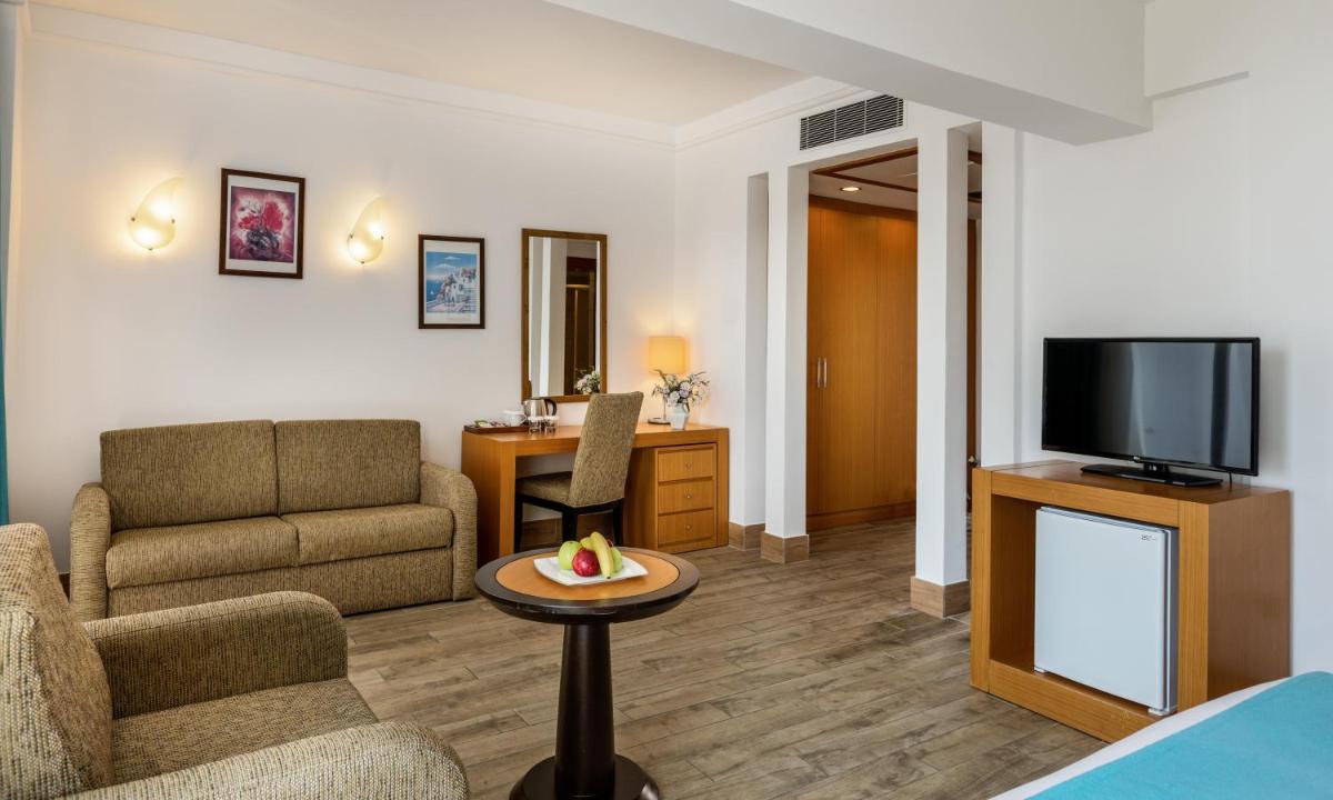 Labranda Alantur - Image 45