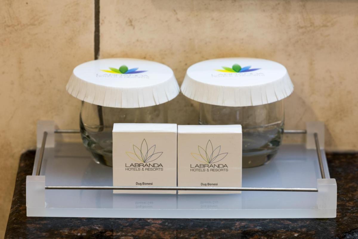 Labranda Alantur - Image 12