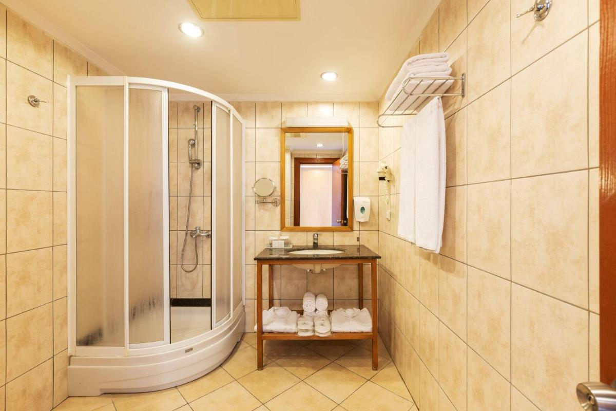 Labranda Alantur - Image 49