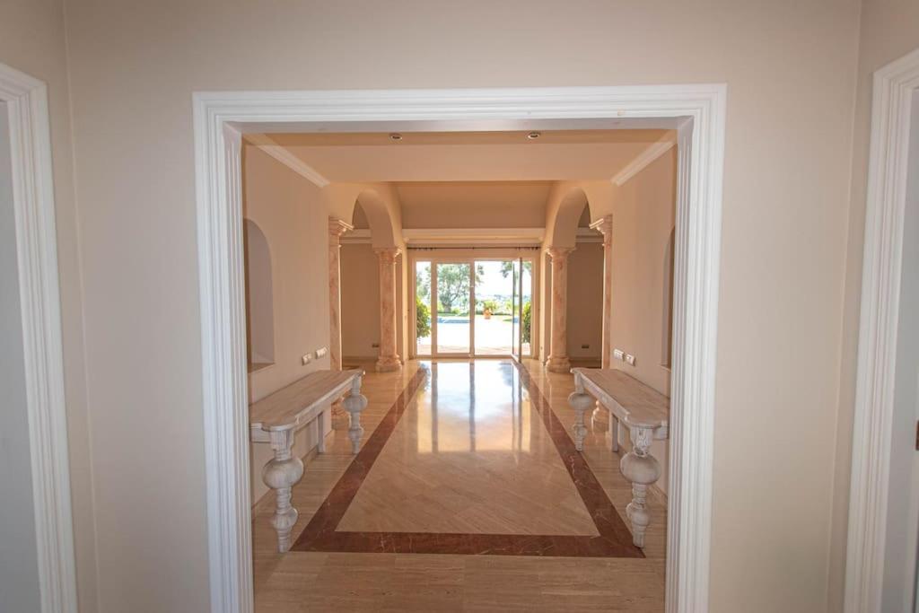 Seaviews Villa in El Paraiso