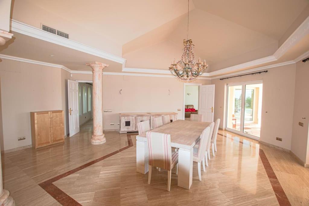 Seaviews Villa in El Paraiso