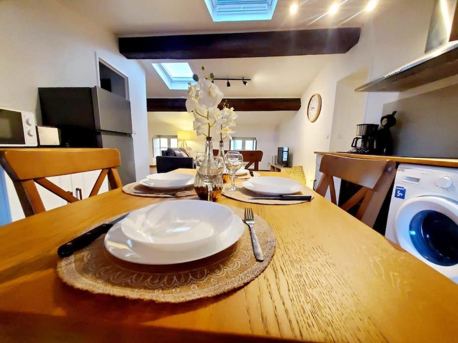 Appartement Chaleureux au pied de la Cité avec Parking